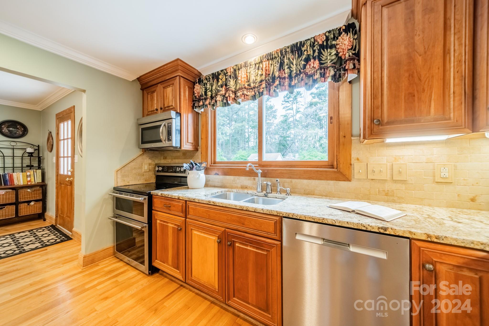 8412 Viking Drive