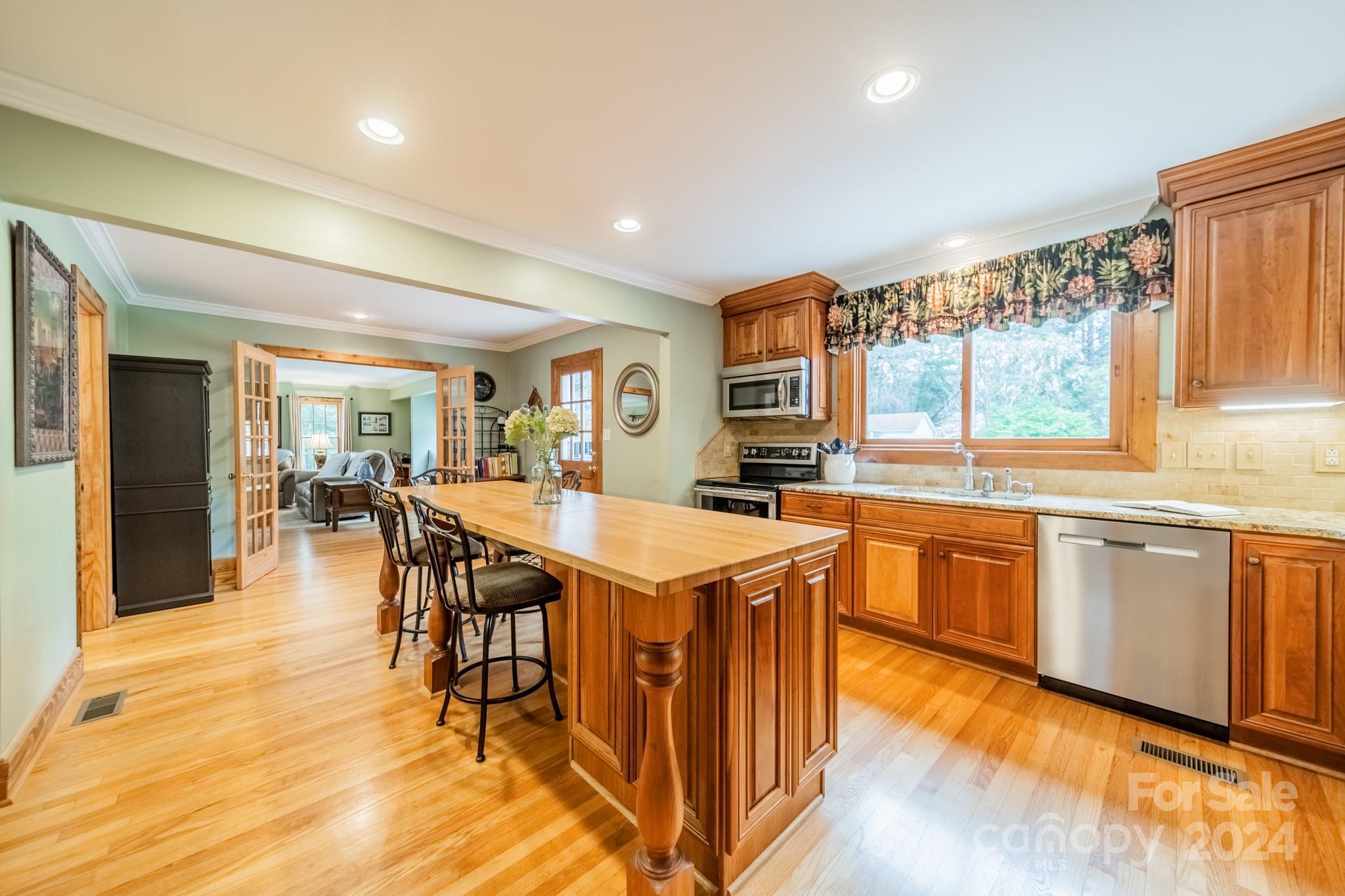8412 Viking Drive