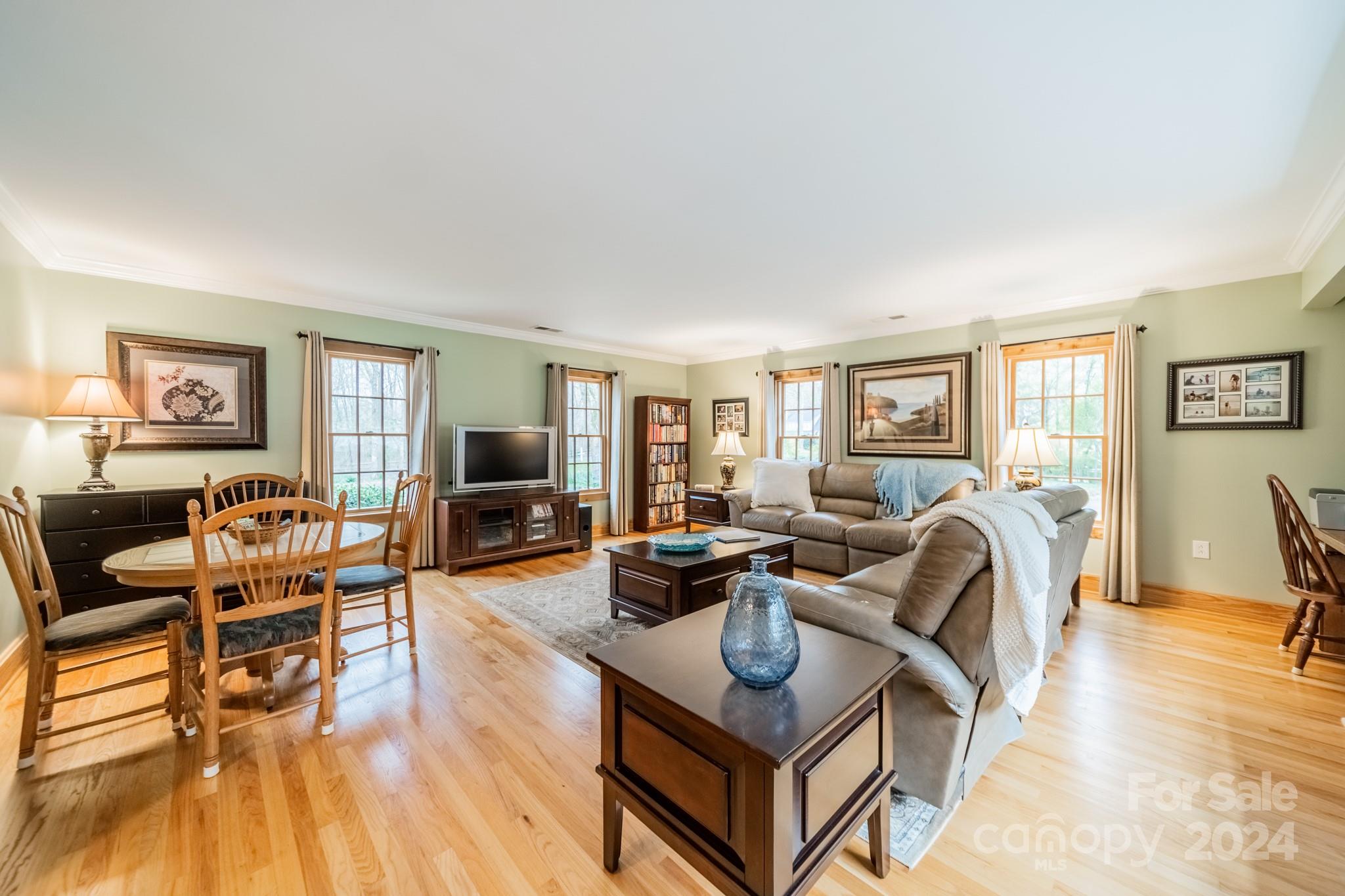 8412 Viking Drive