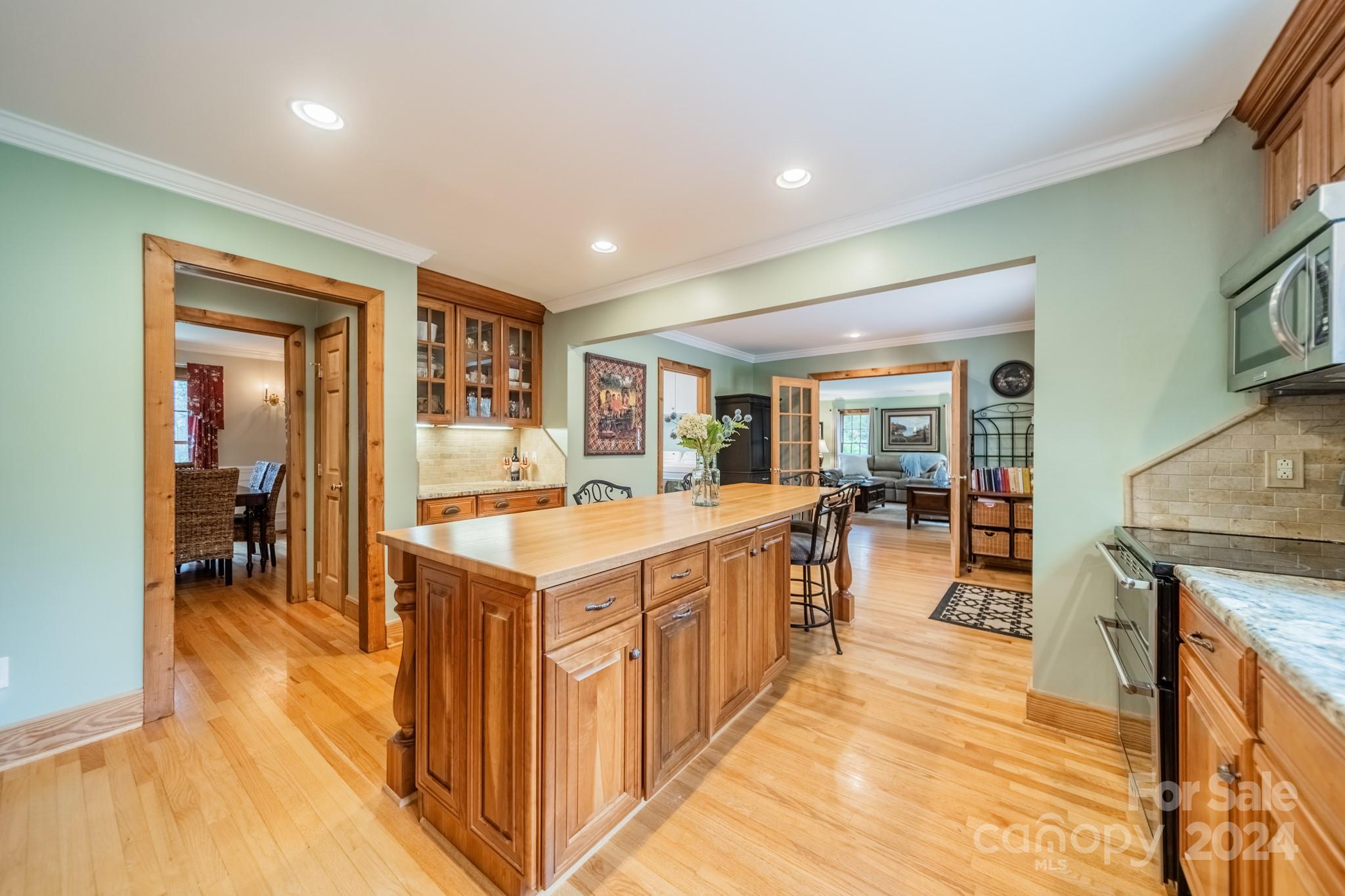 8412 Viking Drive