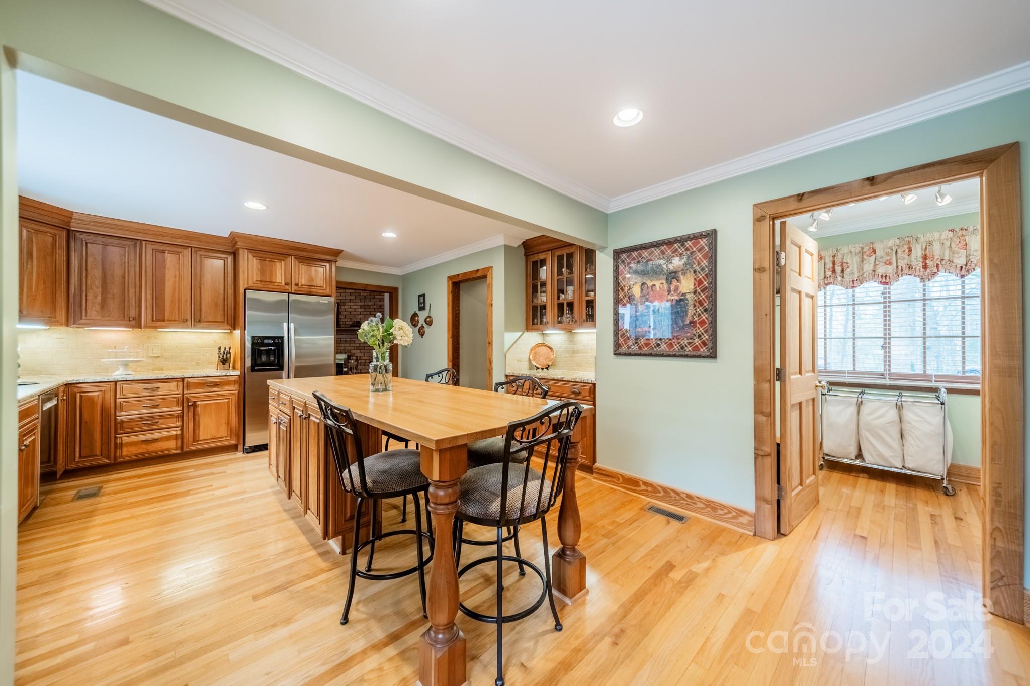 8412 Viking Drive