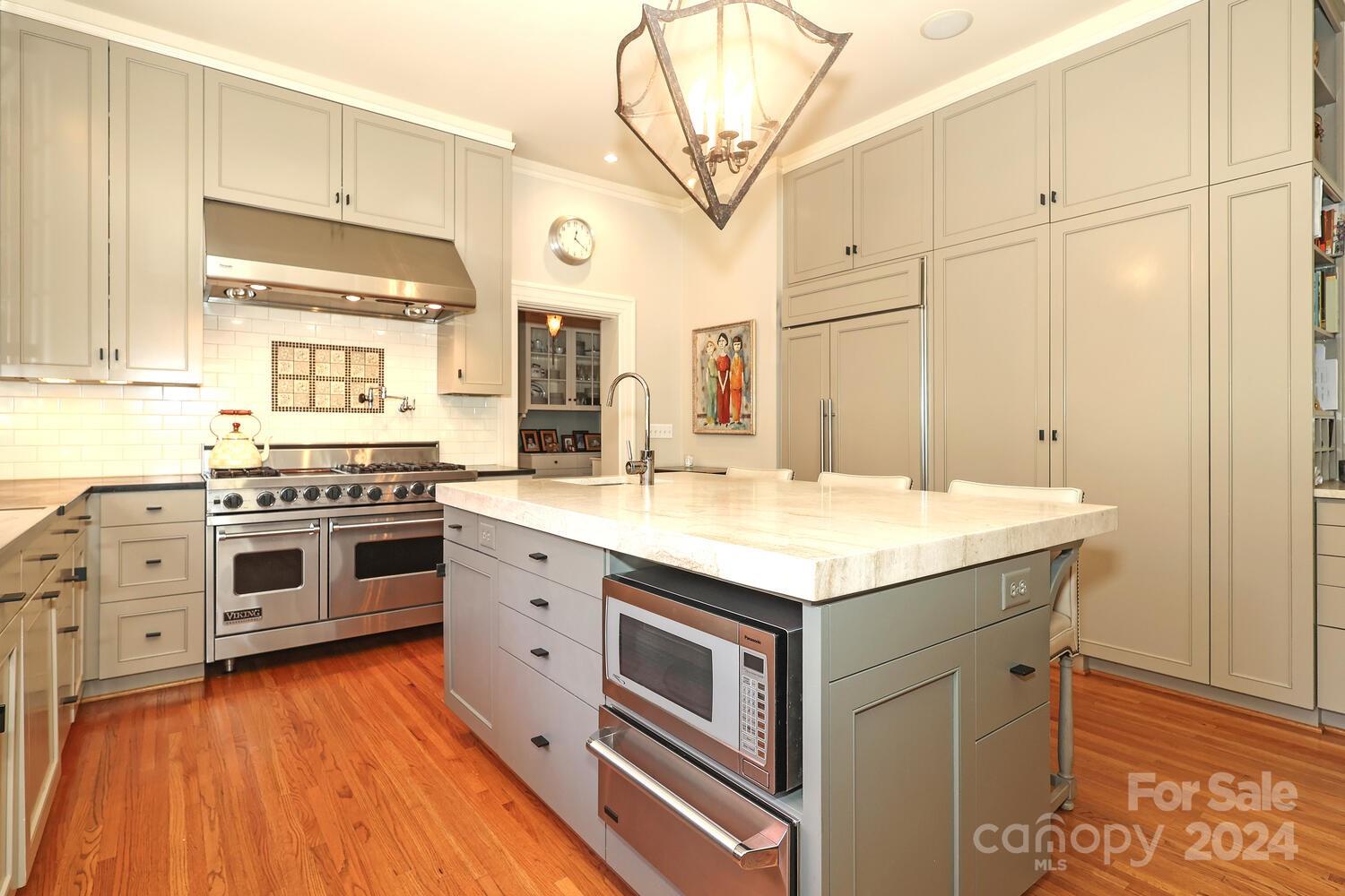 620 Hermitage Court