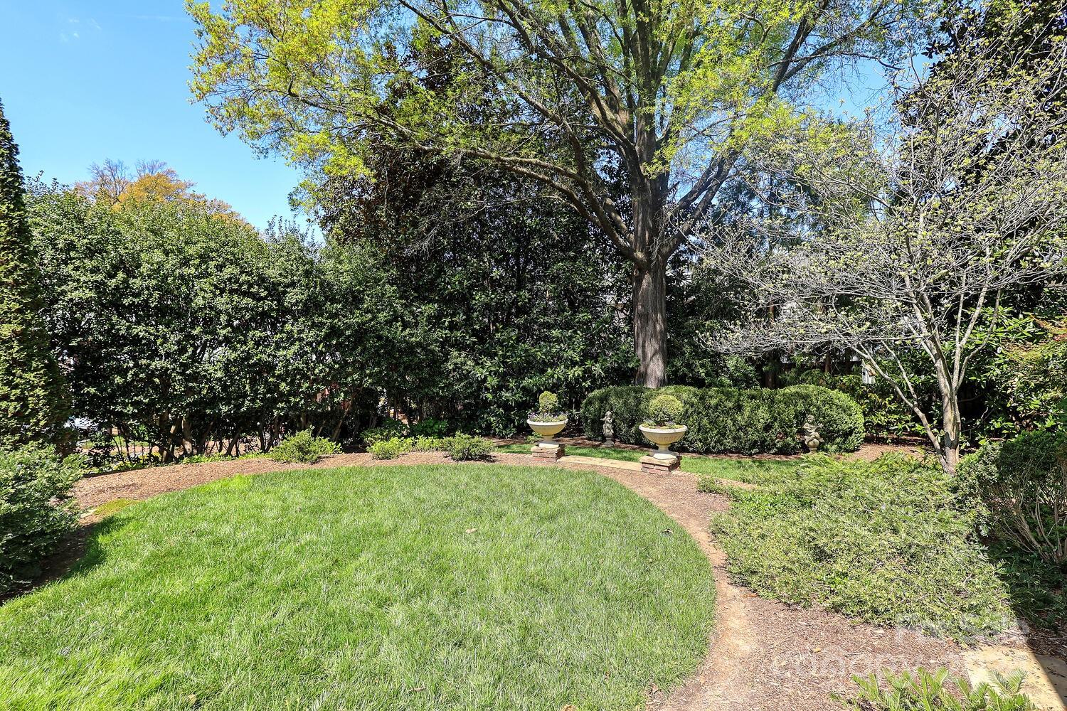 620 Hermitage Court