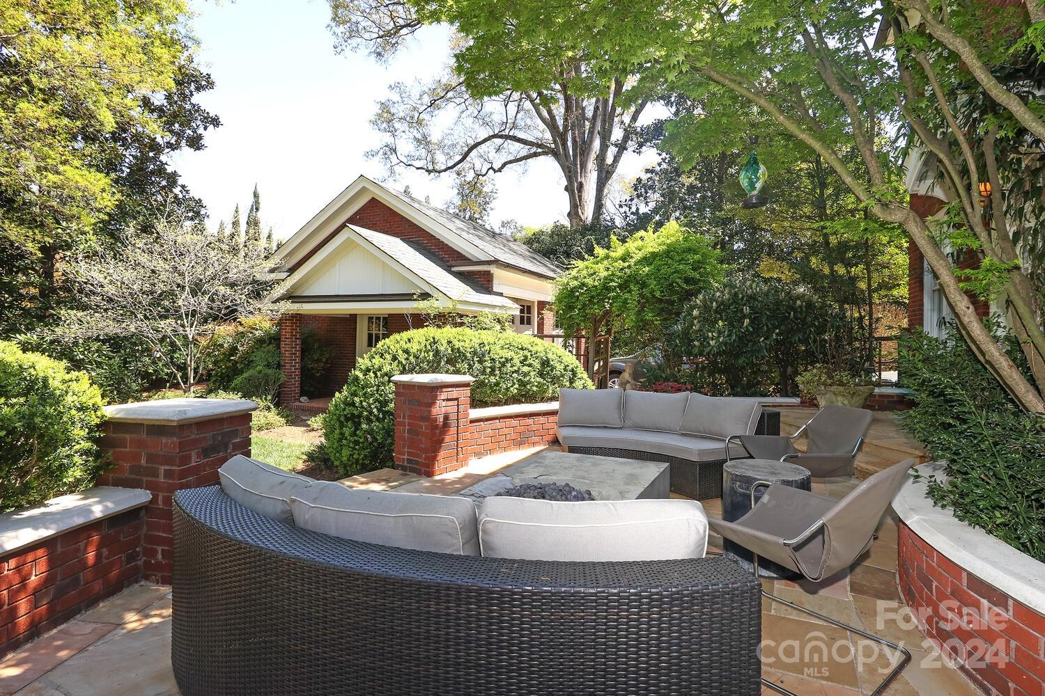 620 Hermitage Court