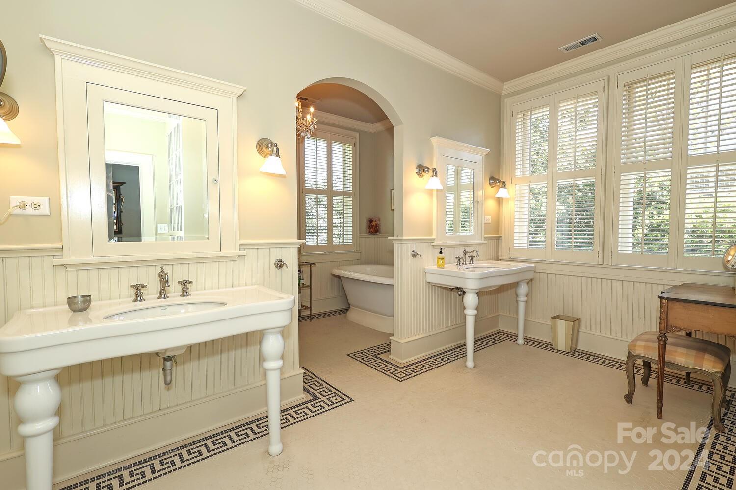 620 Hermitage Court