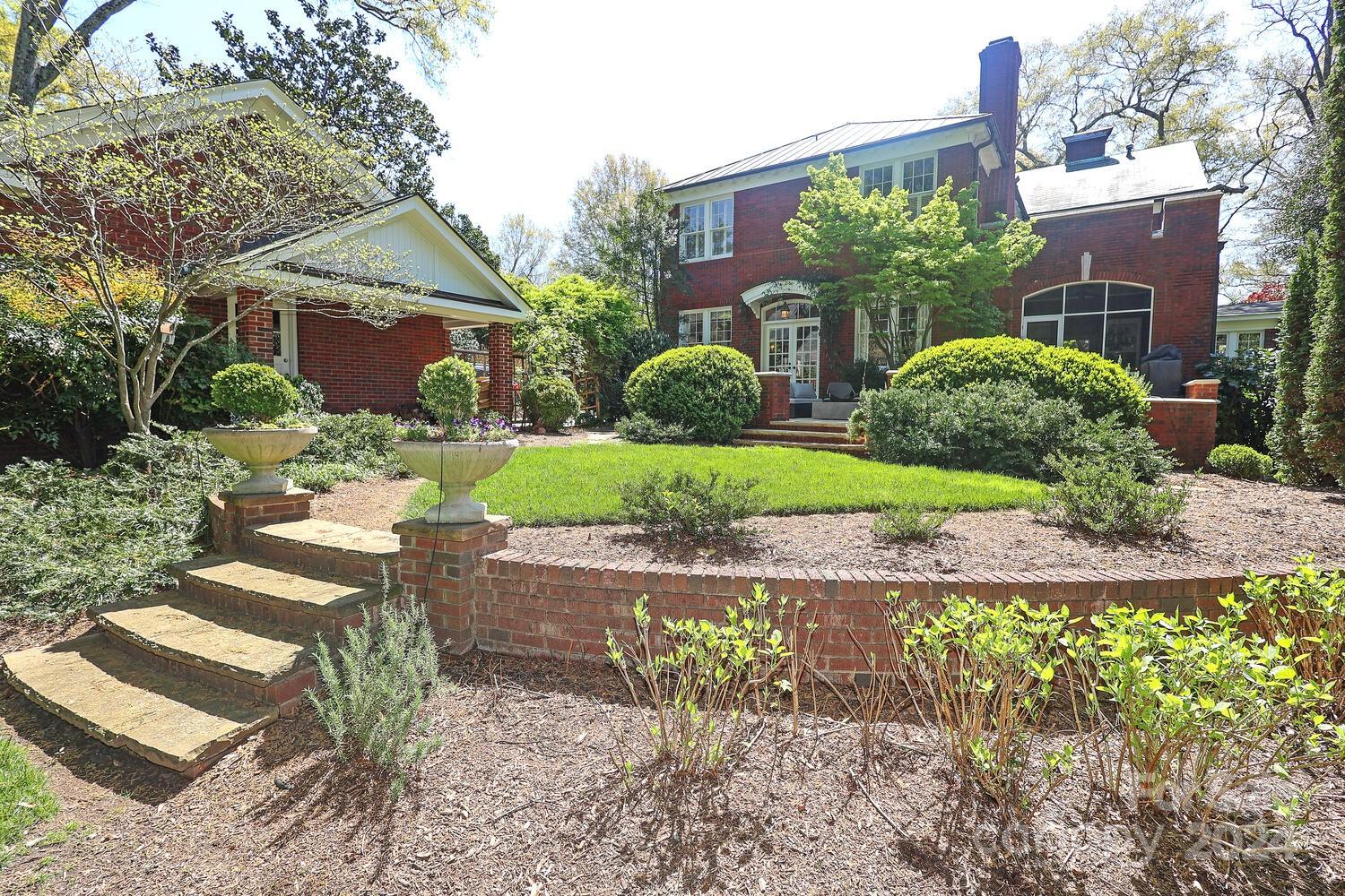 620 Hermitage Court