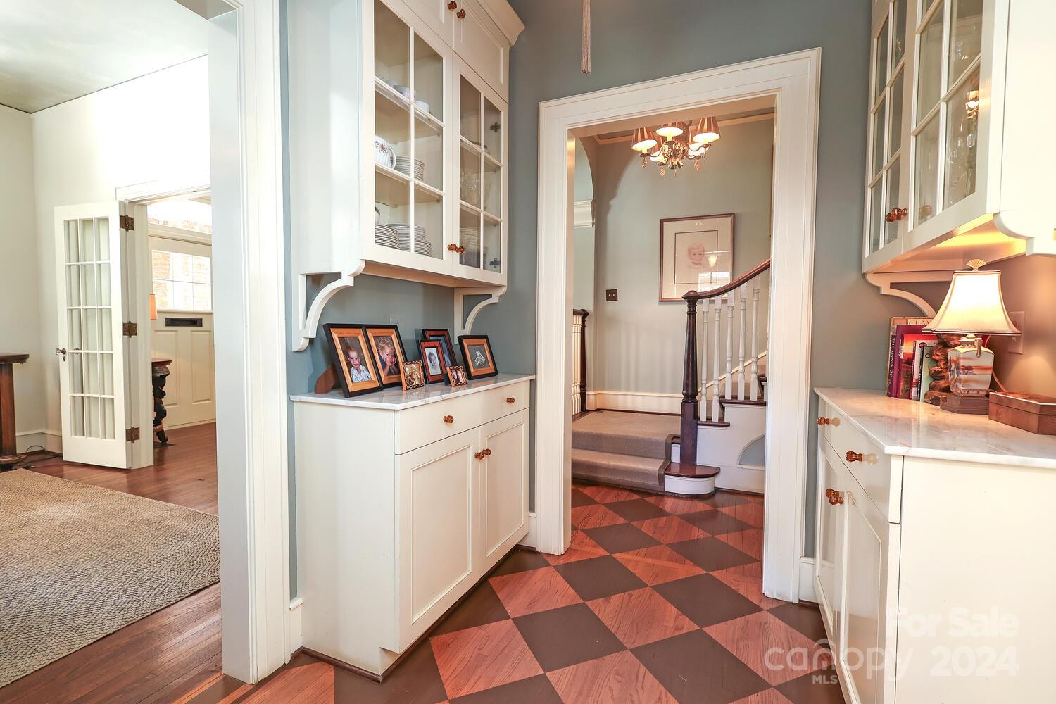 620 Hermitage Court