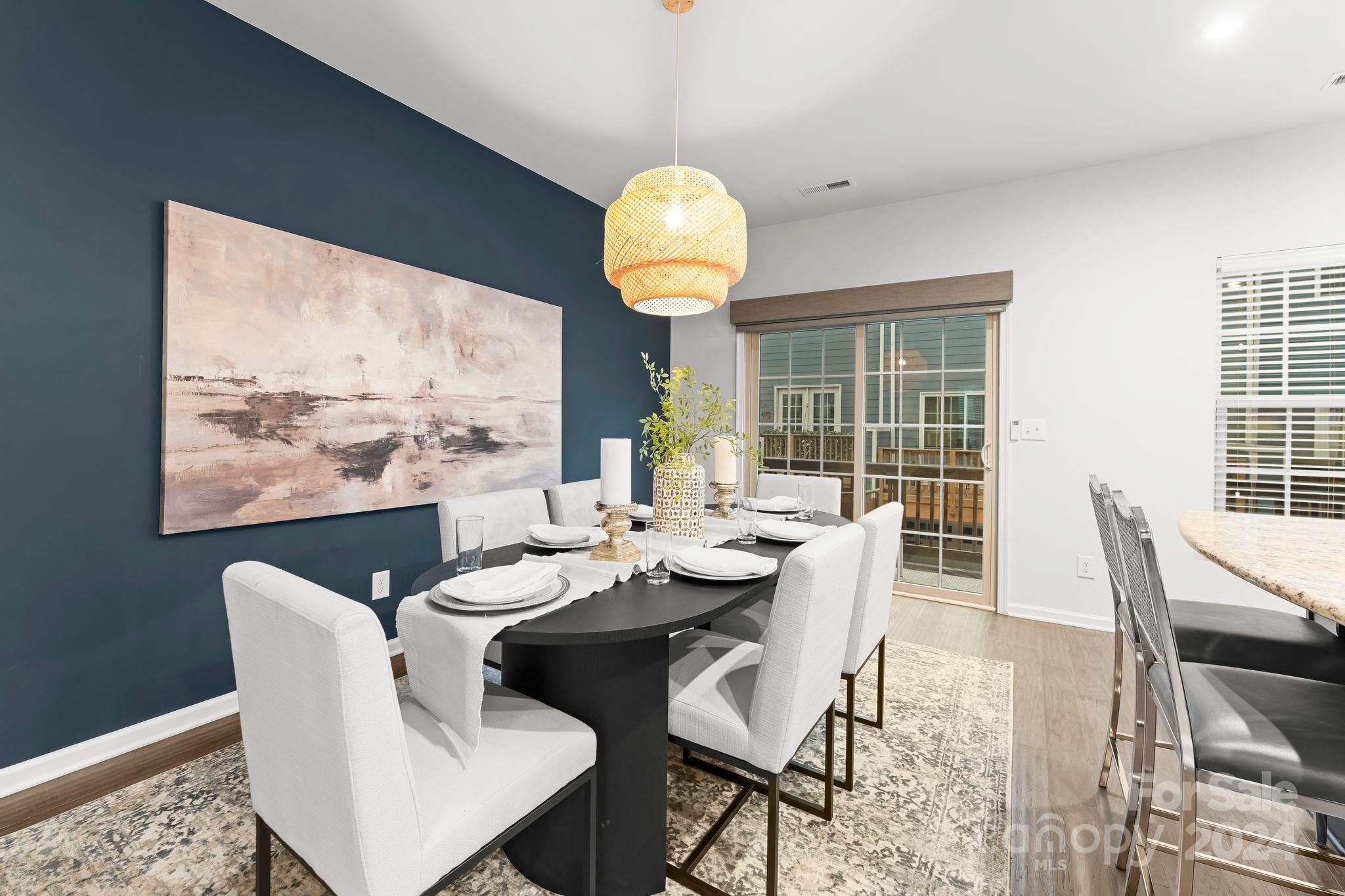 1233 Queen Lyon Court