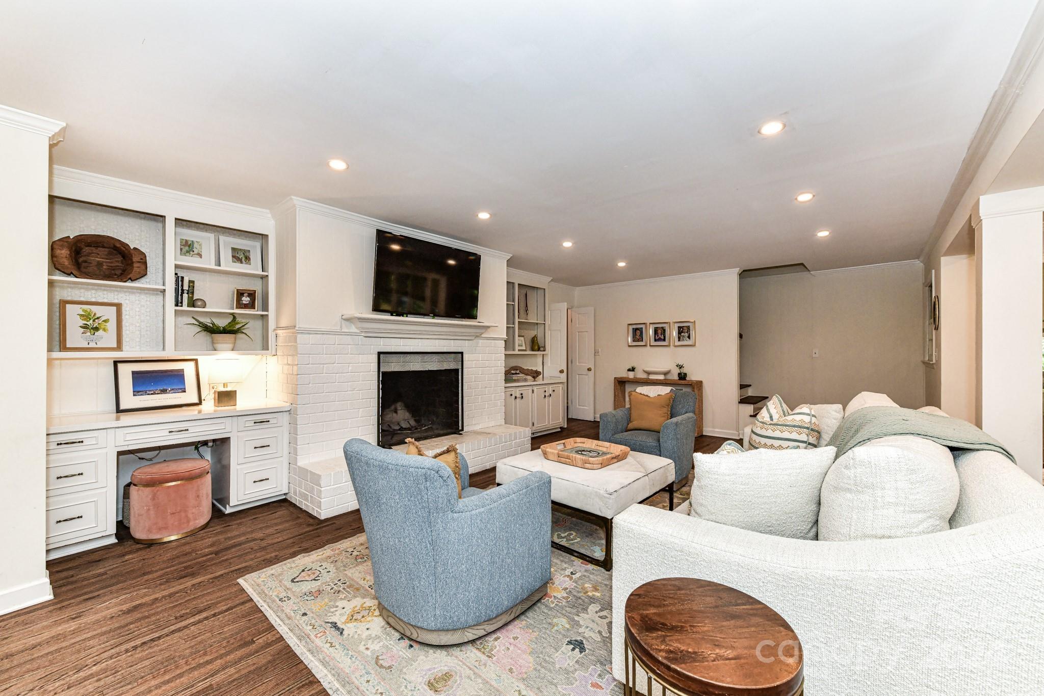 3026 Rustic Lane