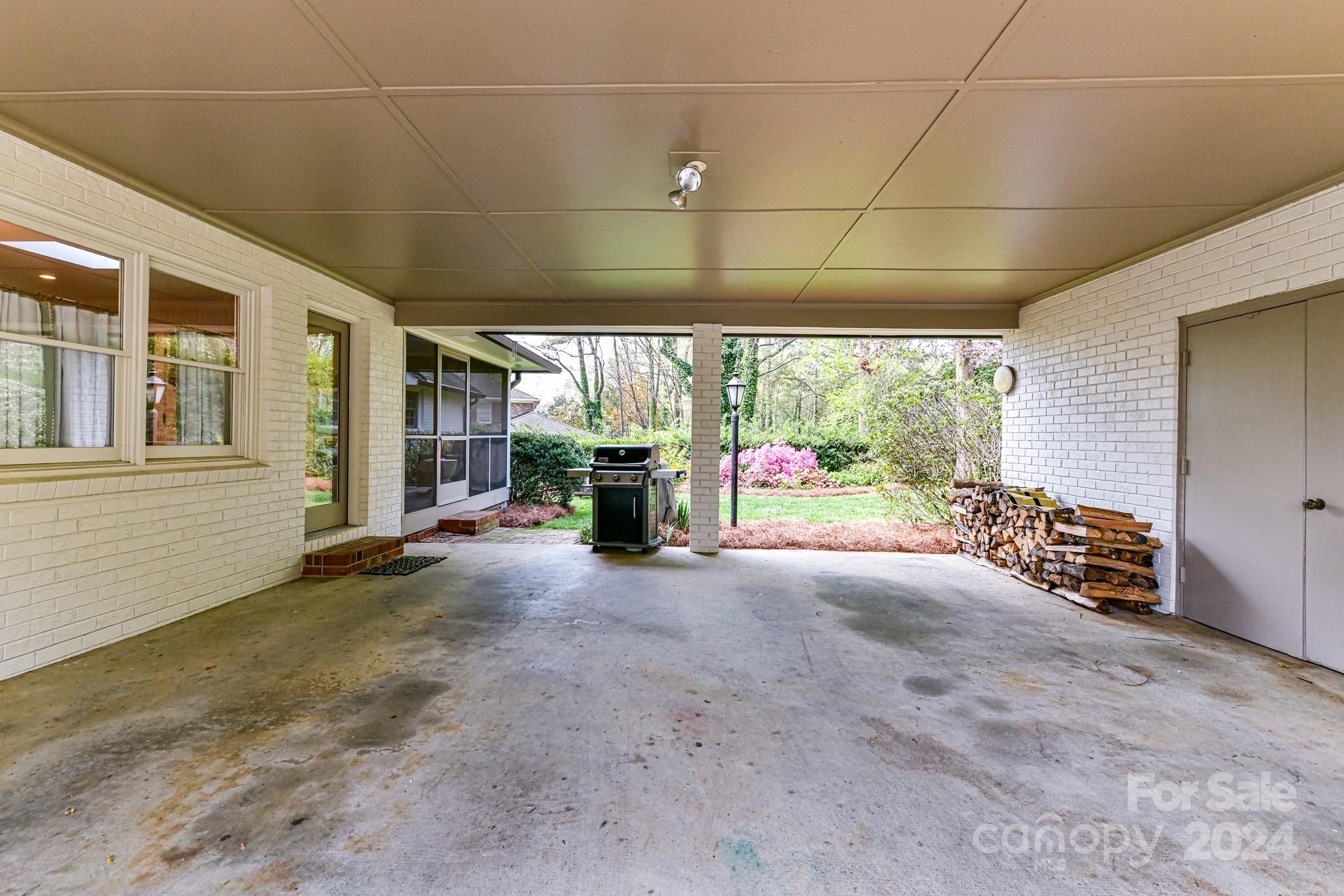3026 Rustic Lane