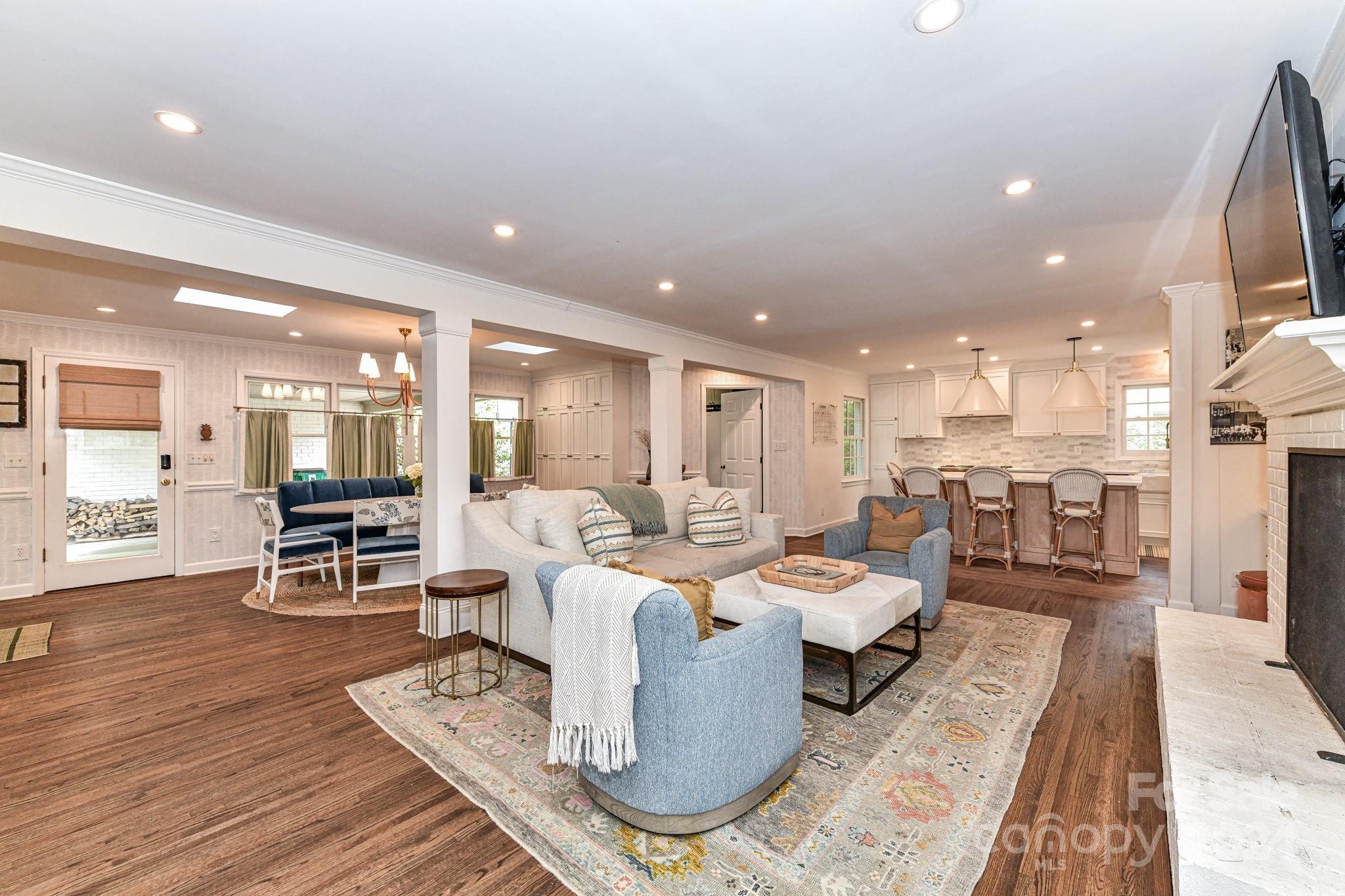 3026 Rustic Lane