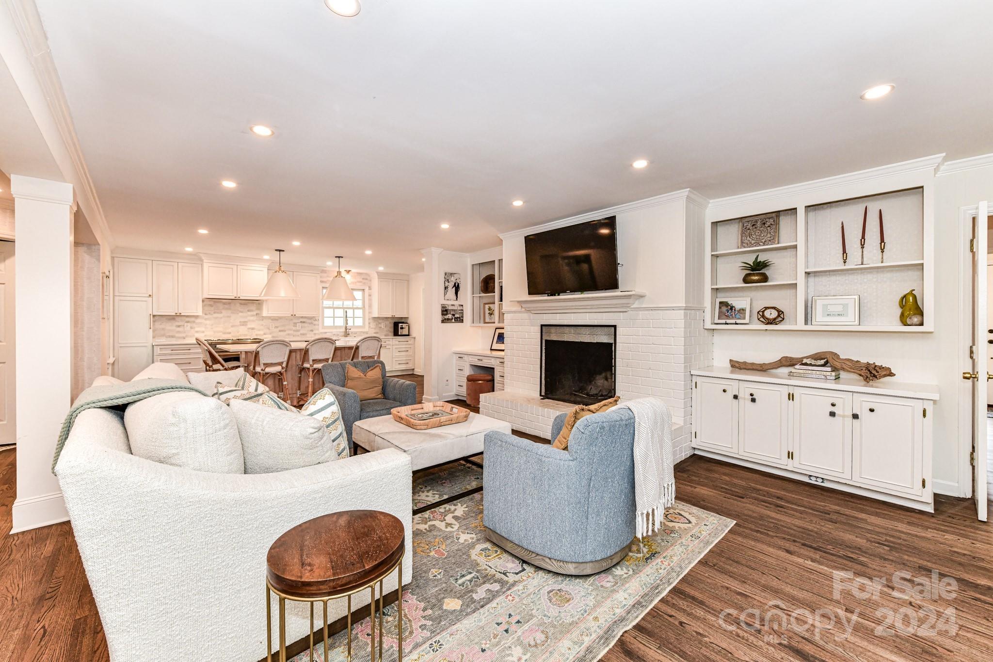 3026 Rustic Lane