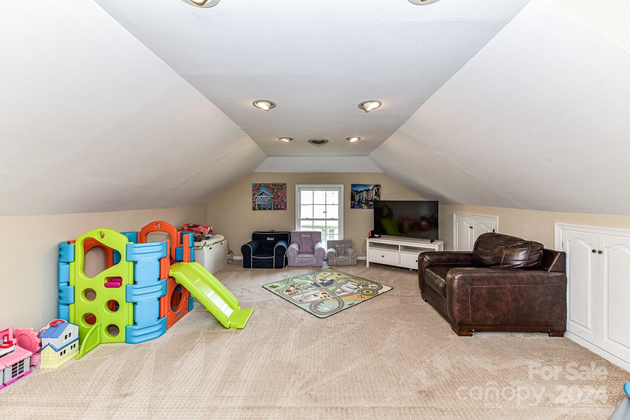 3026 Rustic Lane