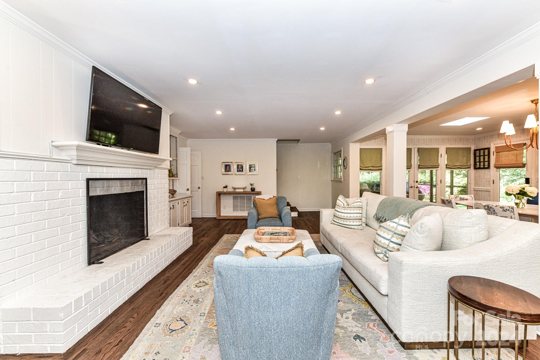 3026 Rustic Lane