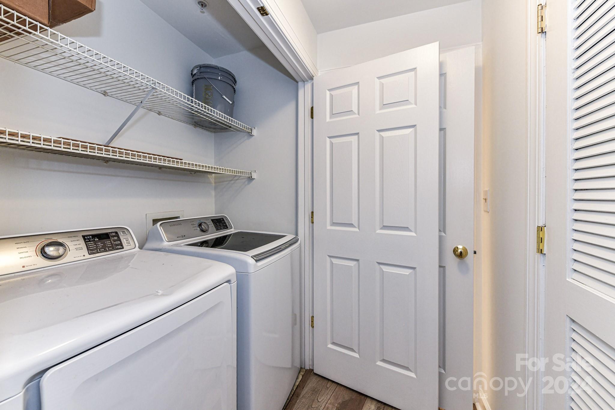 718 Trade Street Unit: 811