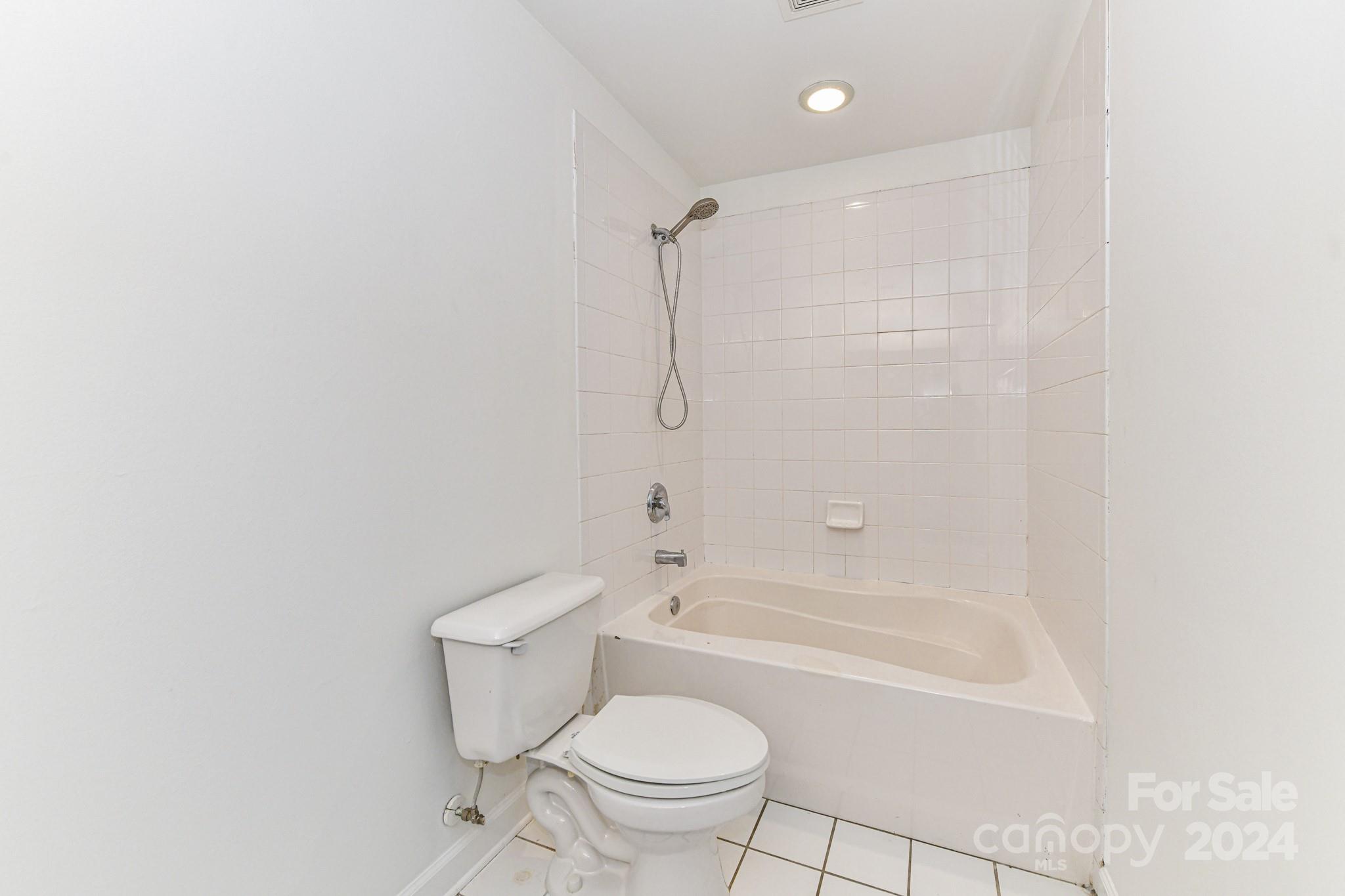 718 Trade Street Unit: 811
