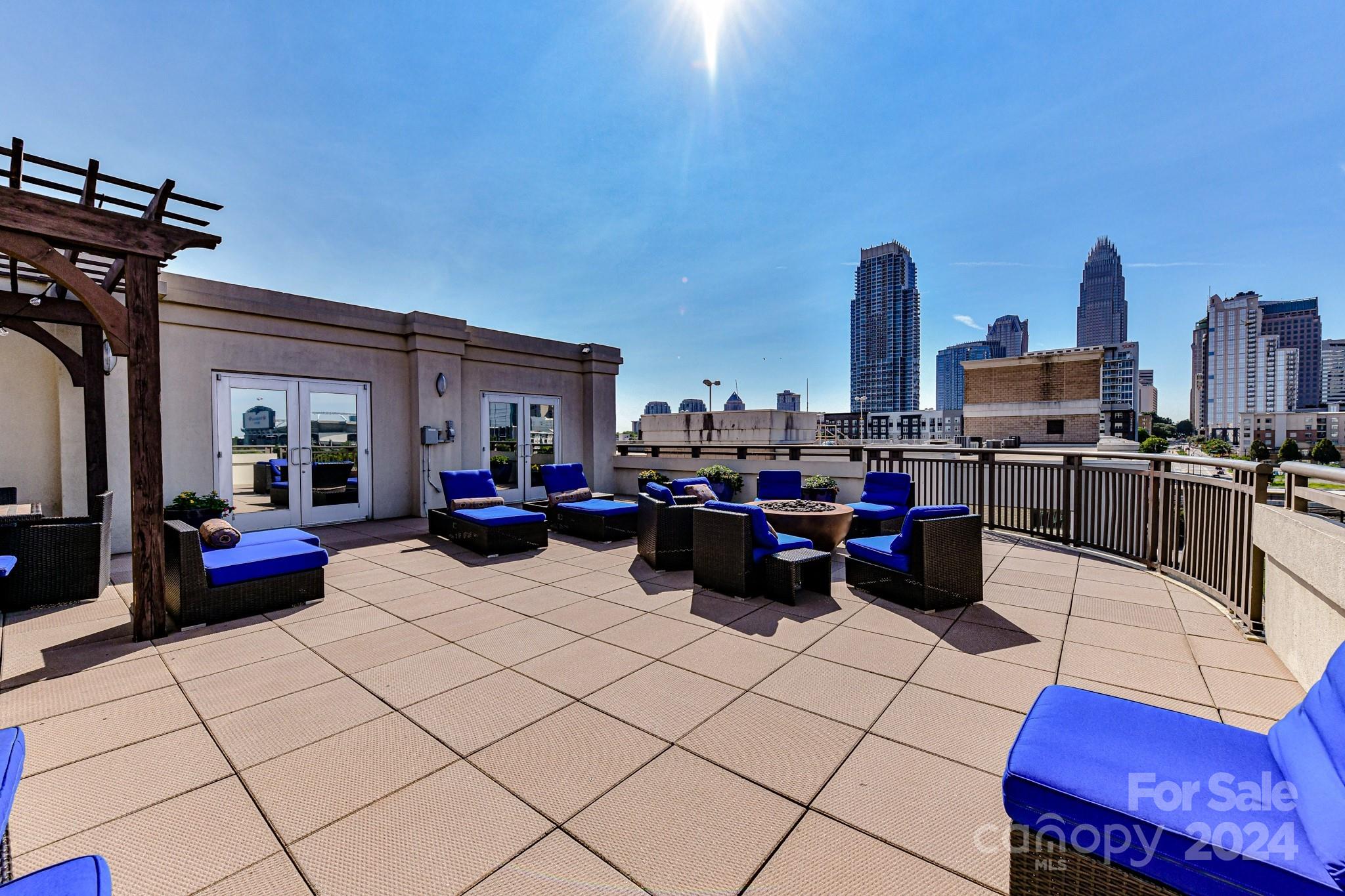 718 Trade Street Unit: 811