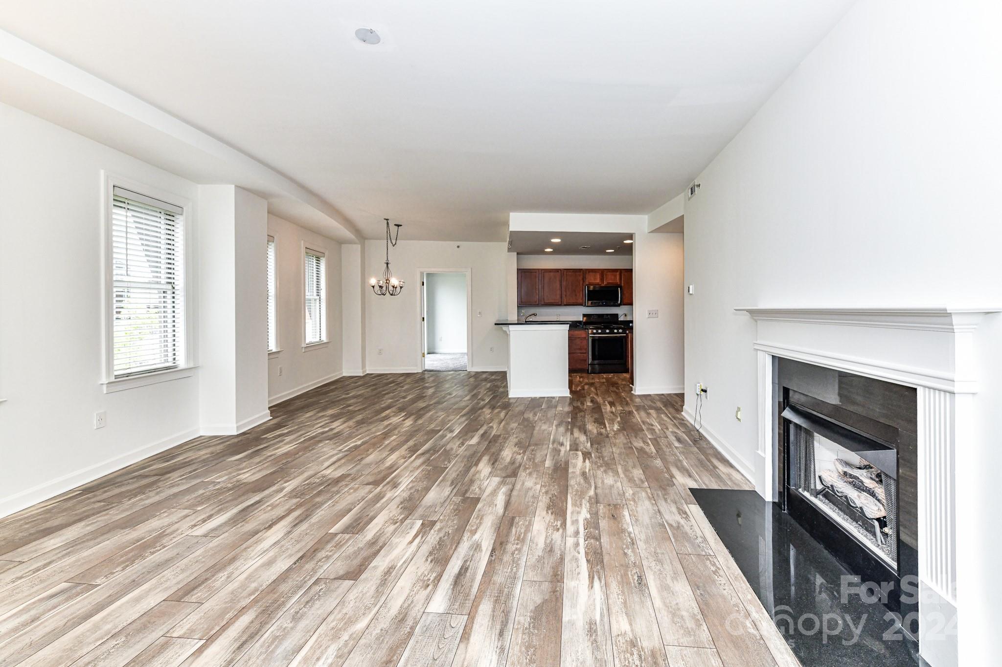 718 Trade Street Unit: 811