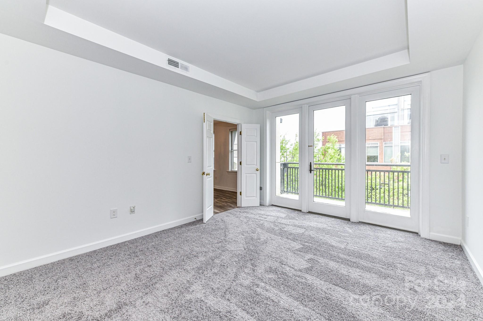 718 Trade Street Unit: 811