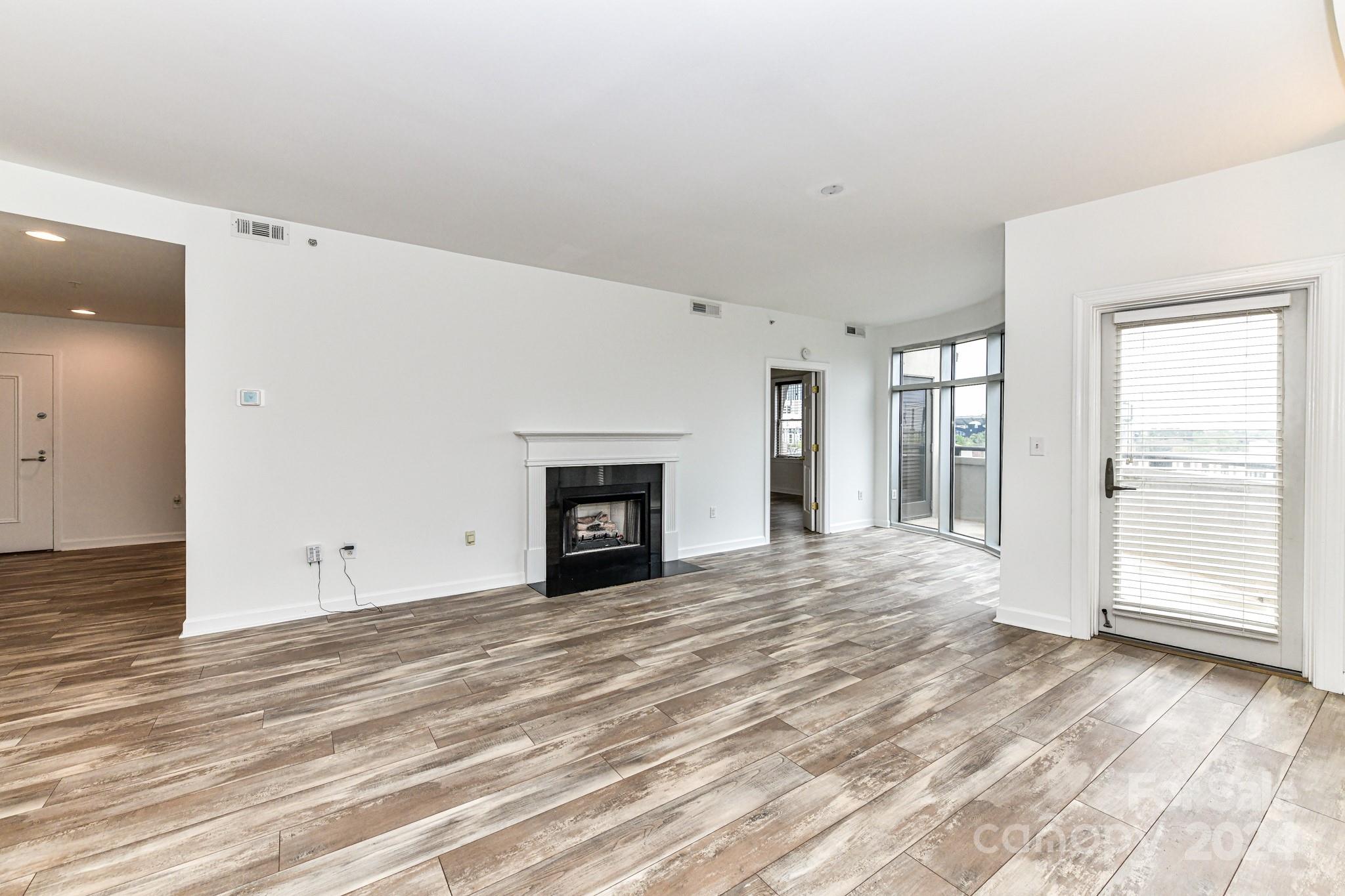 718 Trade Street Unit: 811