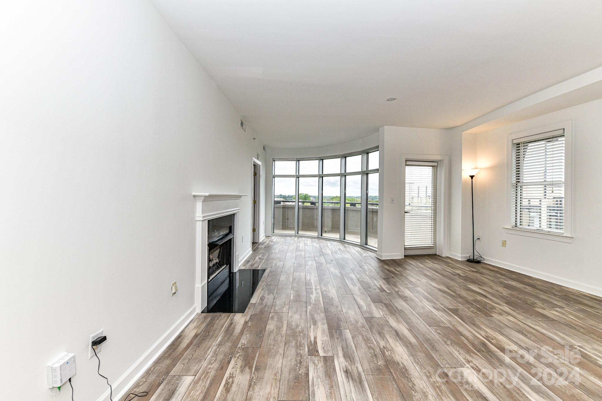 718 Trade Street Unit: 811