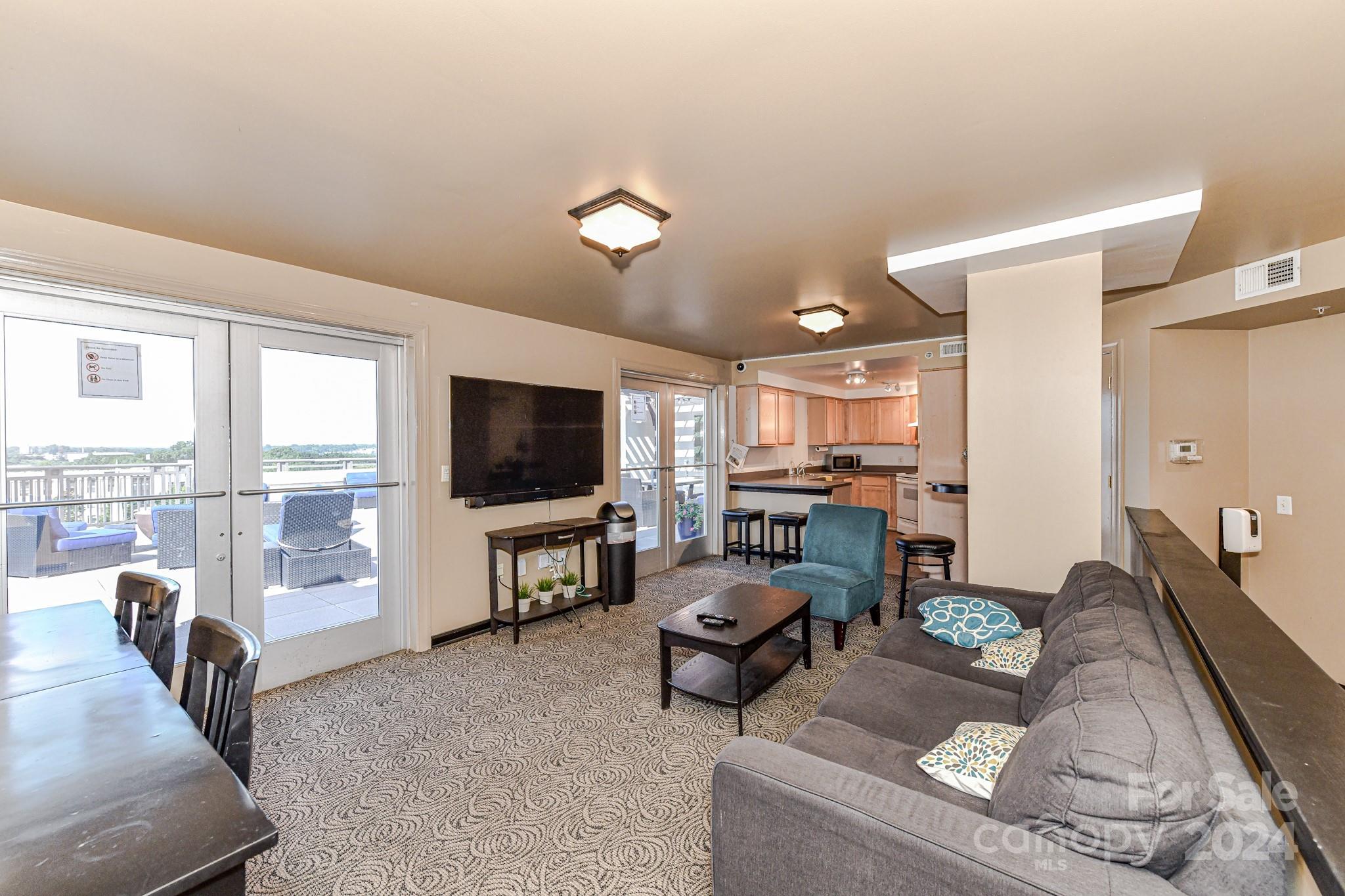 718 Trade Street Unit: 811