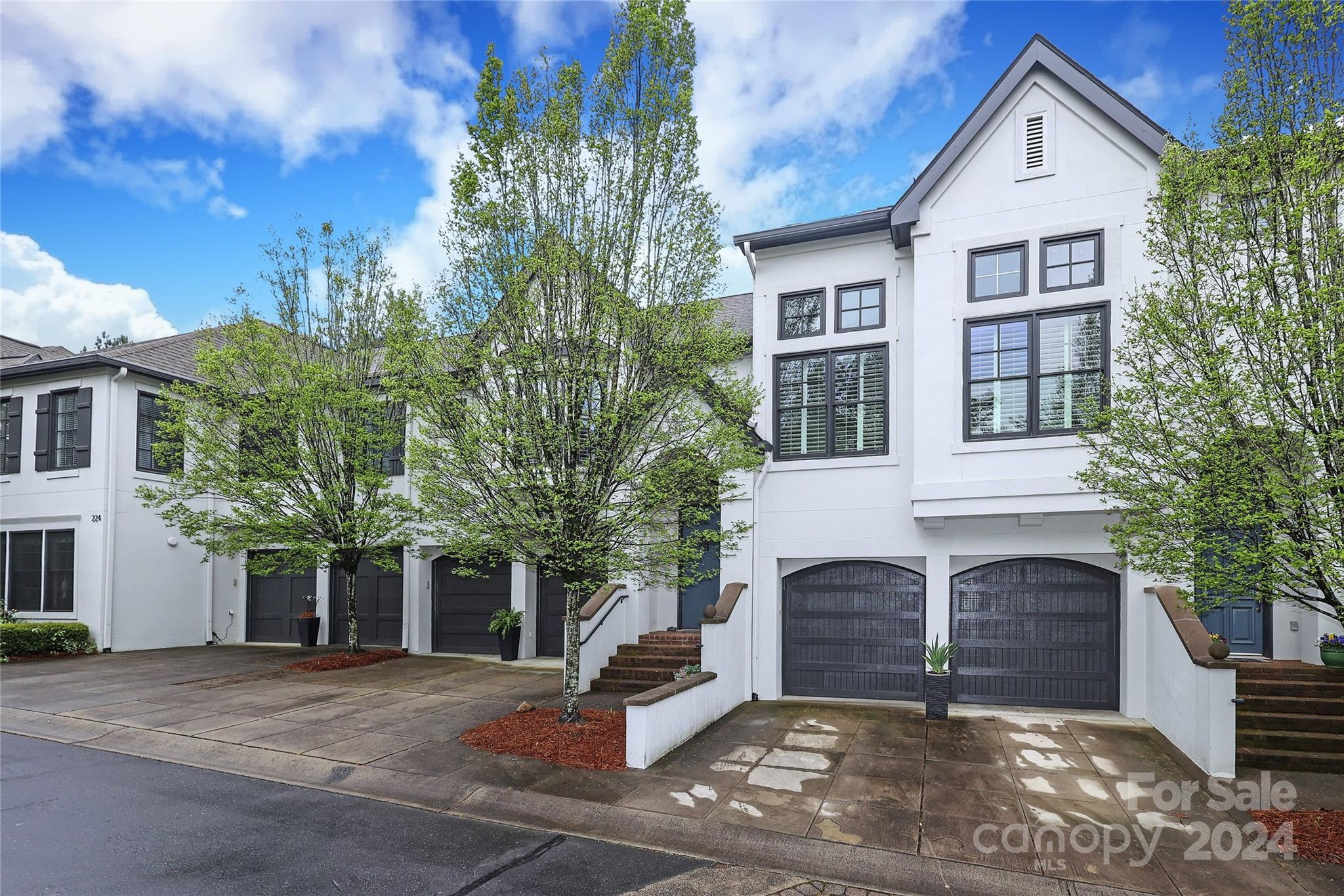 220 Wendover Heights Circle