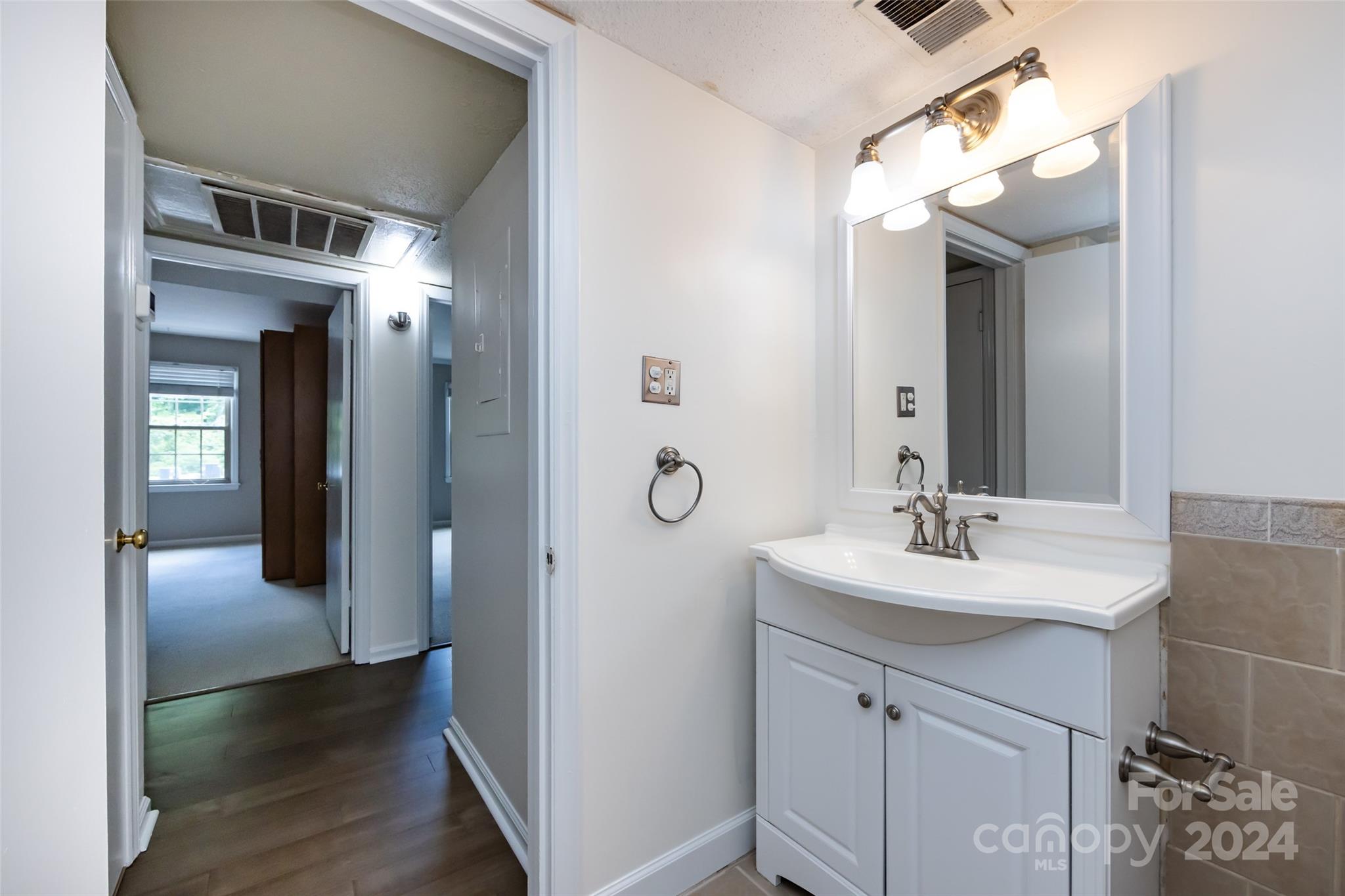 4739 Hedgemore Drive Unit: J