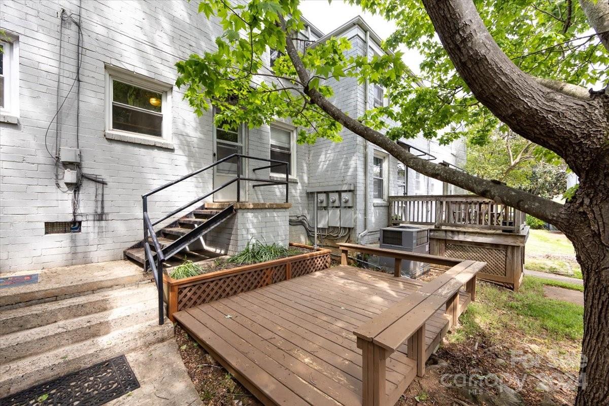 548 Wakefield Drive Unit: A