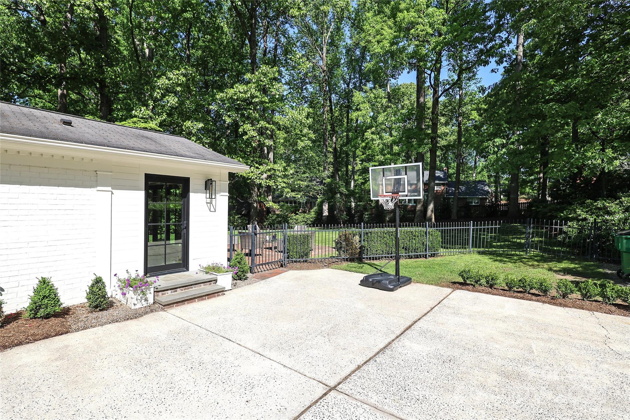 118 Beckham Court