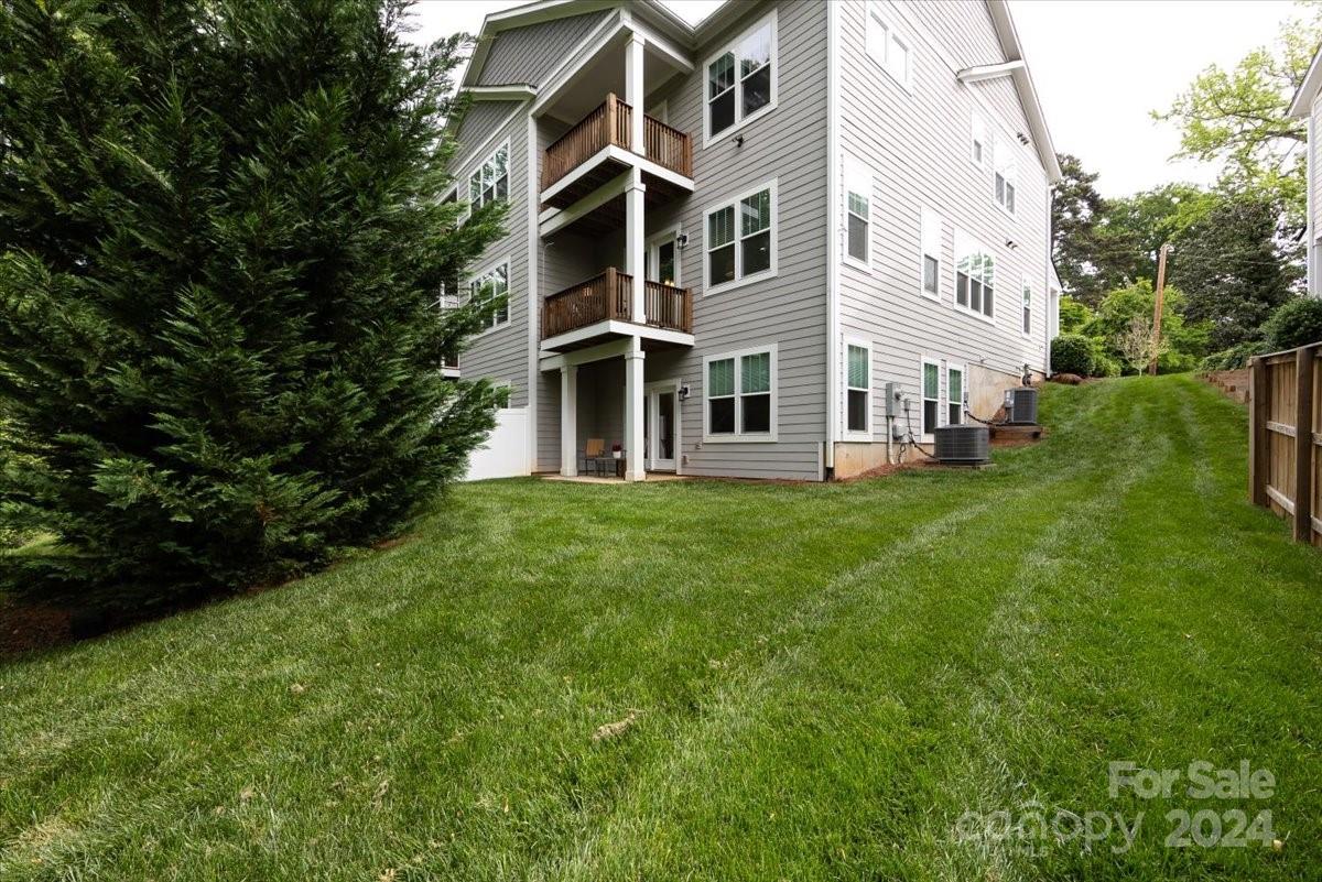 5228 Valley Stream Road