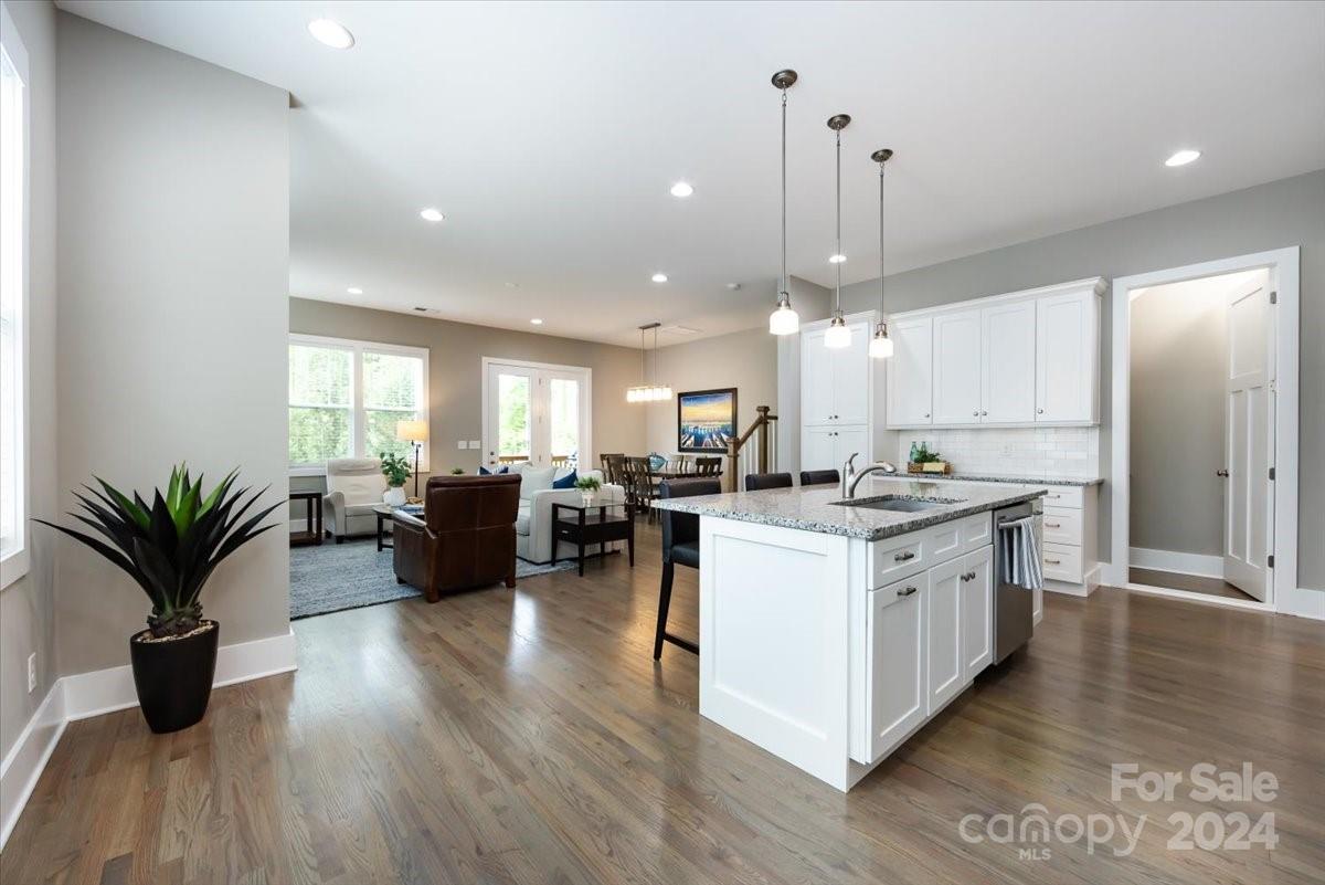5228 Valley Stream Road