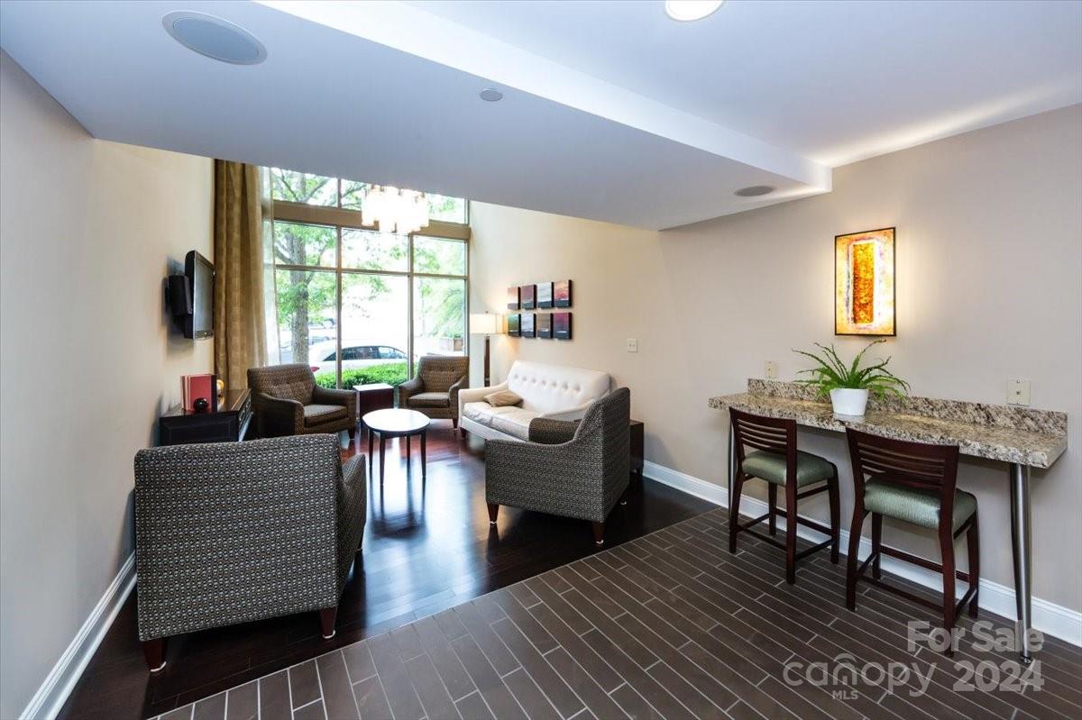 701 Royal Court