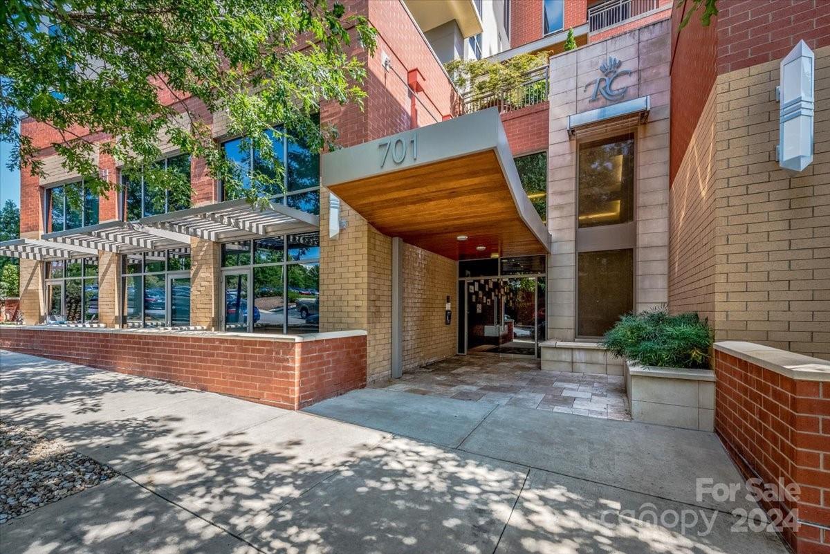 701 Royal Court