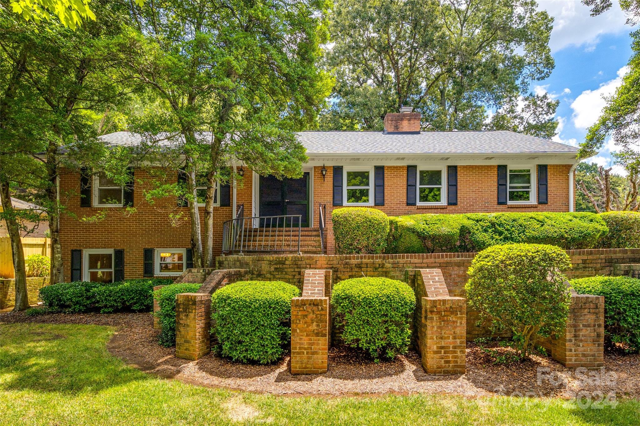 5124 Lansing Drive