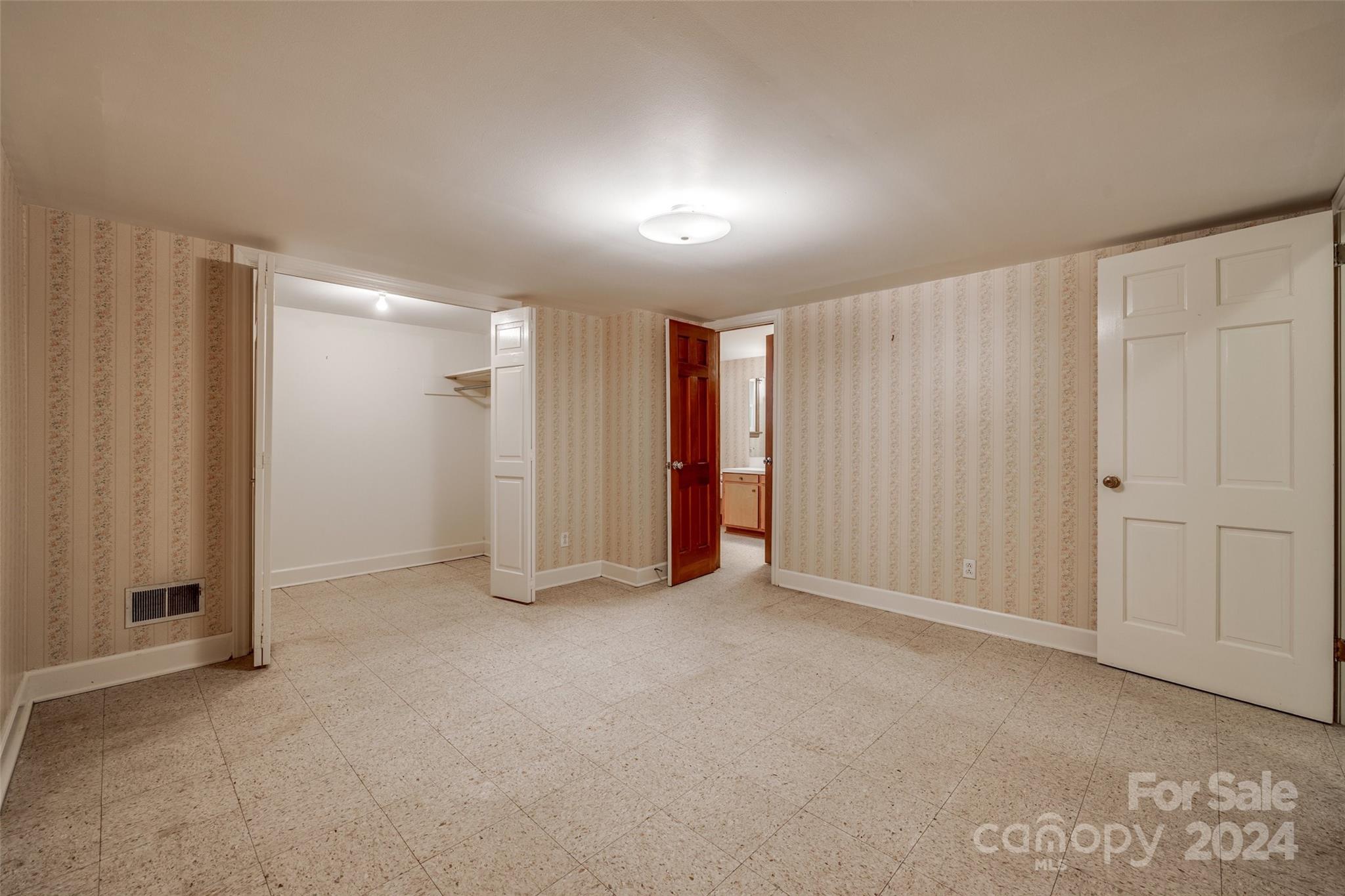 5124 Lansing Drive