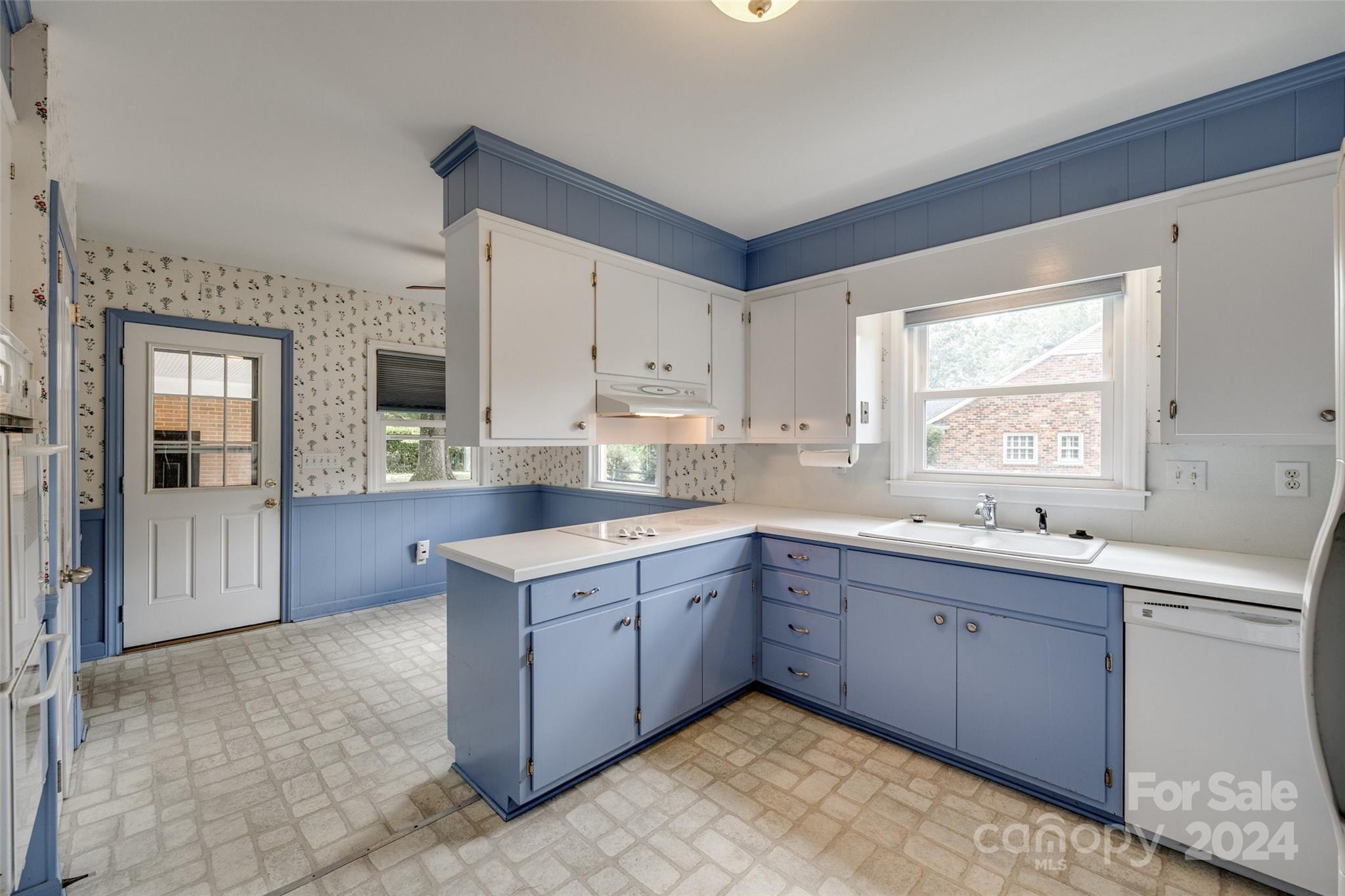 5124 Lansing Drive