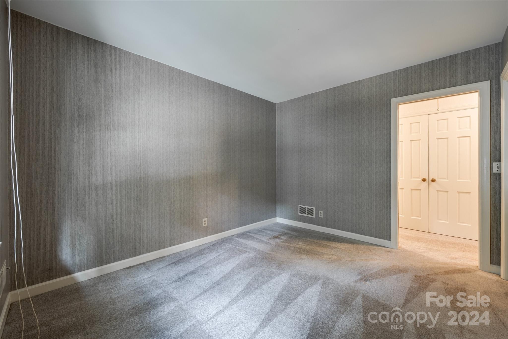 5124 Lansing Drive