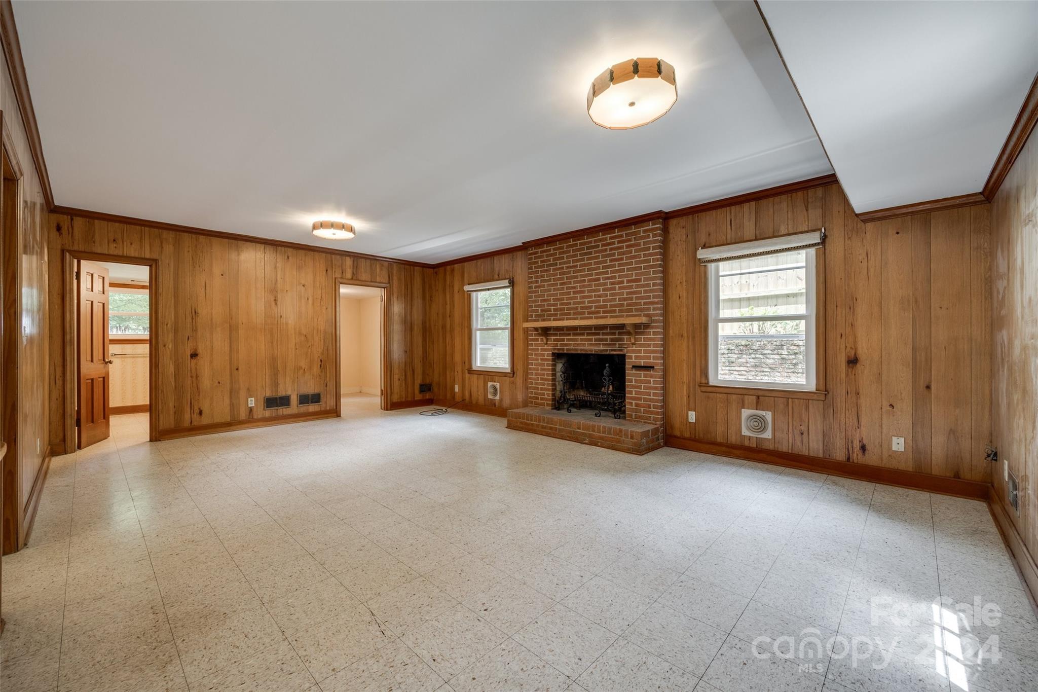 5124 Lansing Drive
