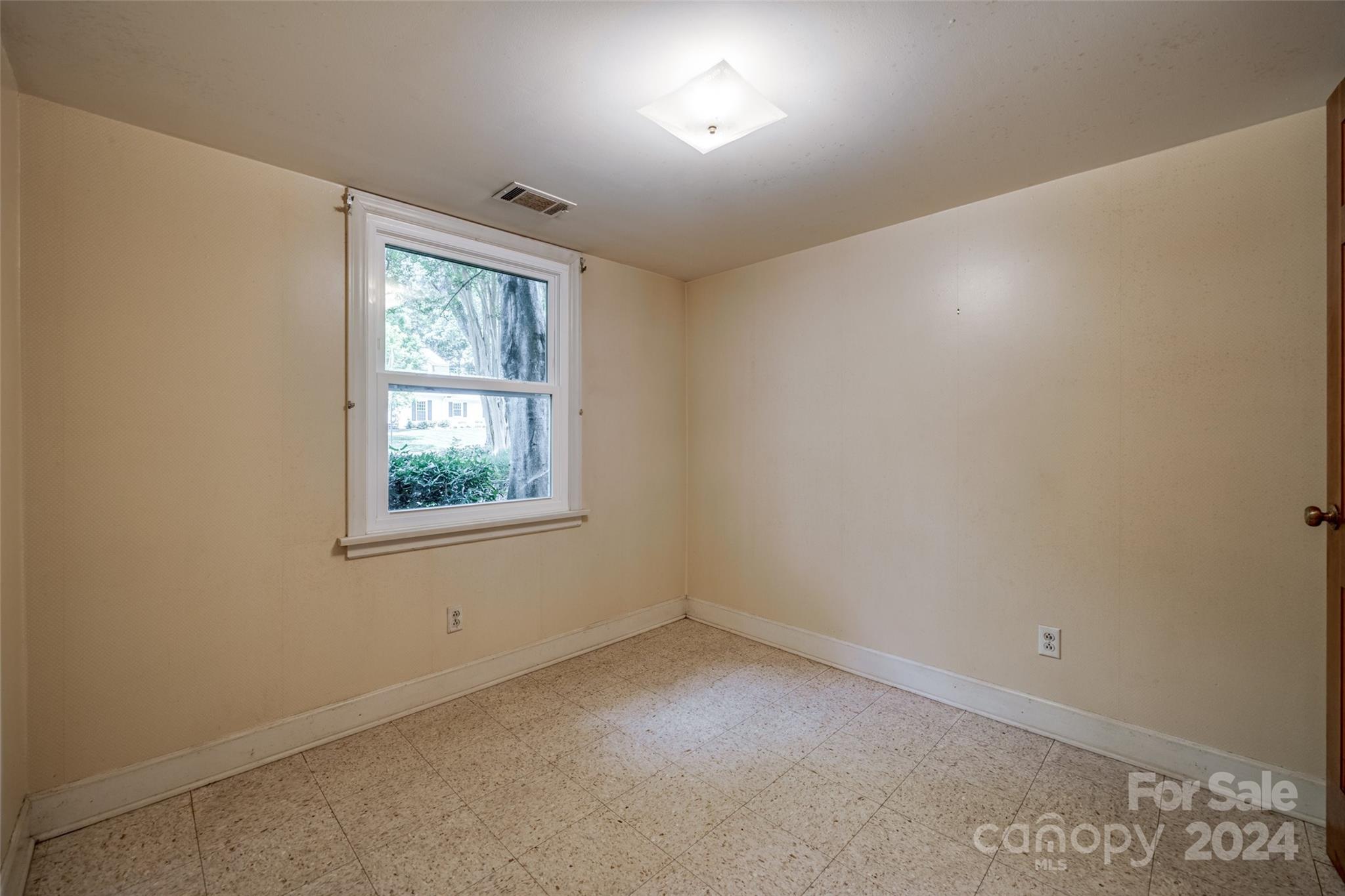5124 Lansing Drive