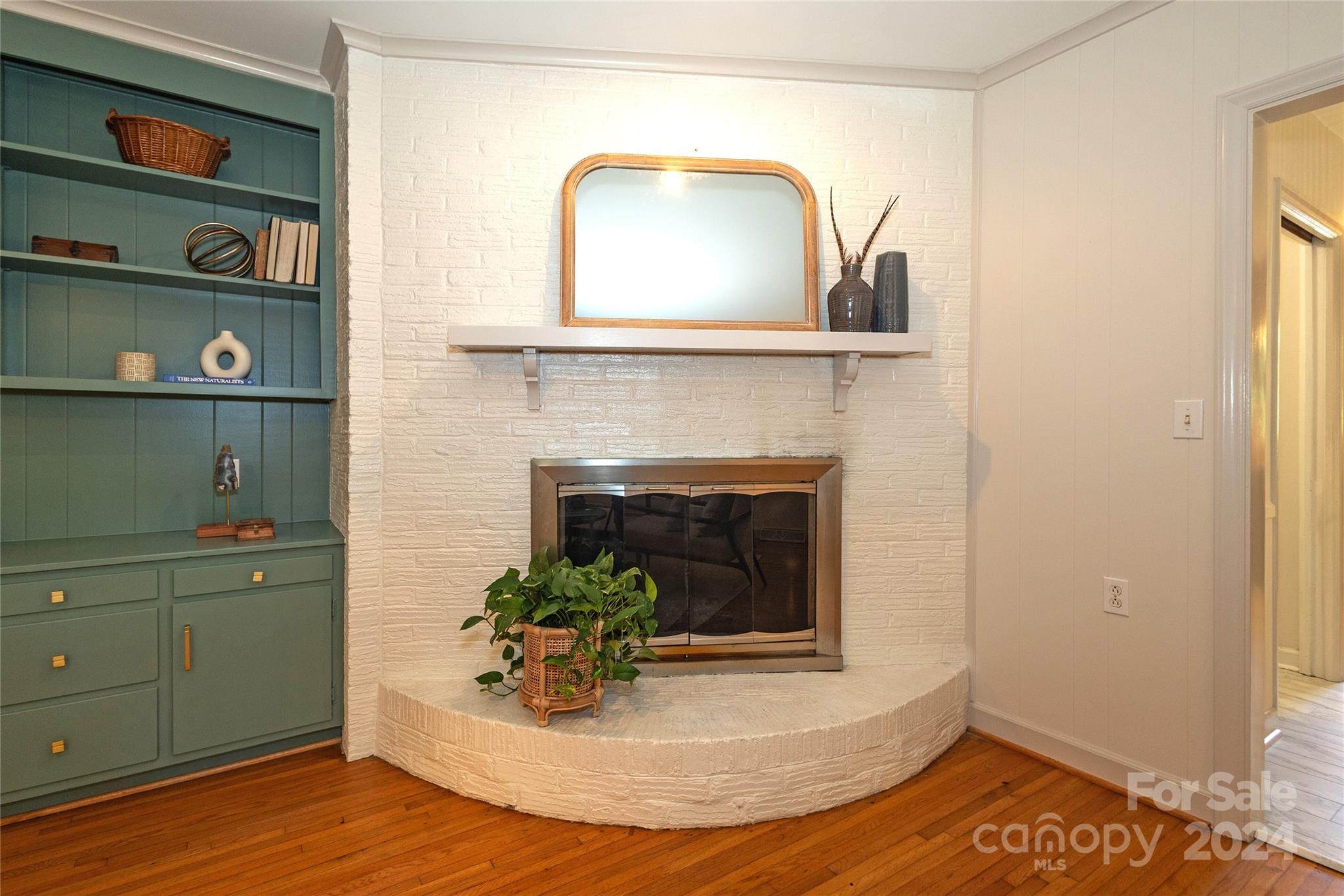 1124 Tuxedo Court