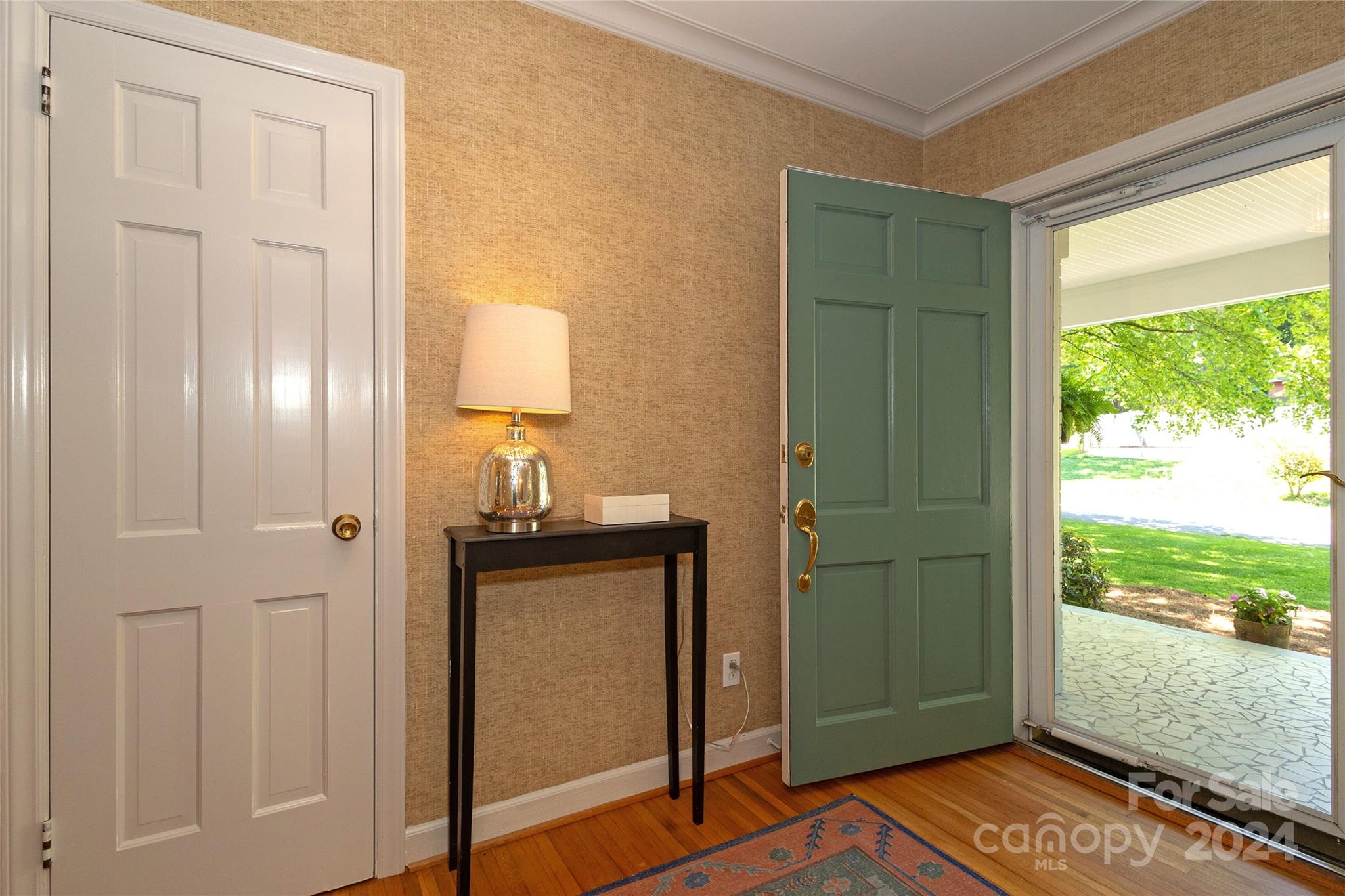 1124 Tuxedo Court