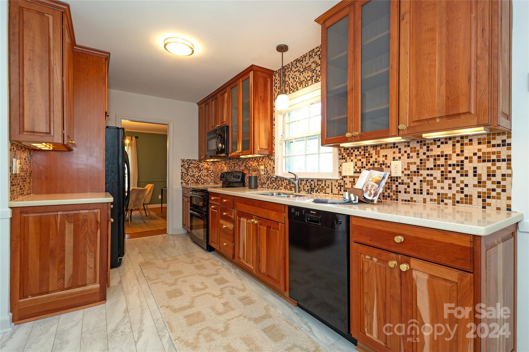 1124 Tuxedo Court
