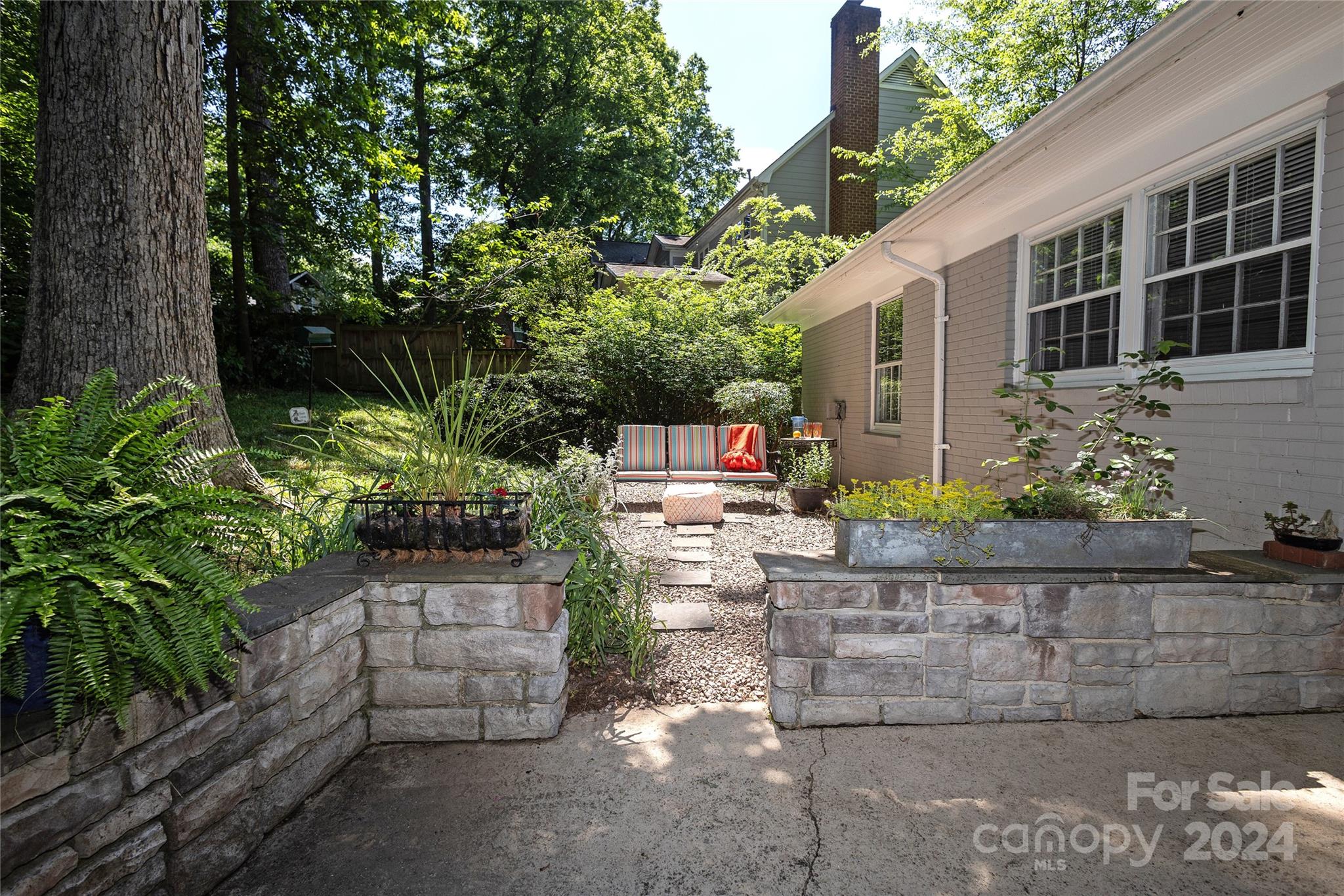 1124 Tuxedo Court
