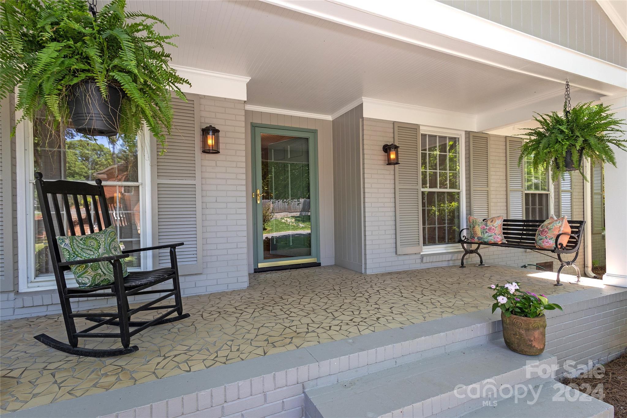 1124 Tuxedo Court