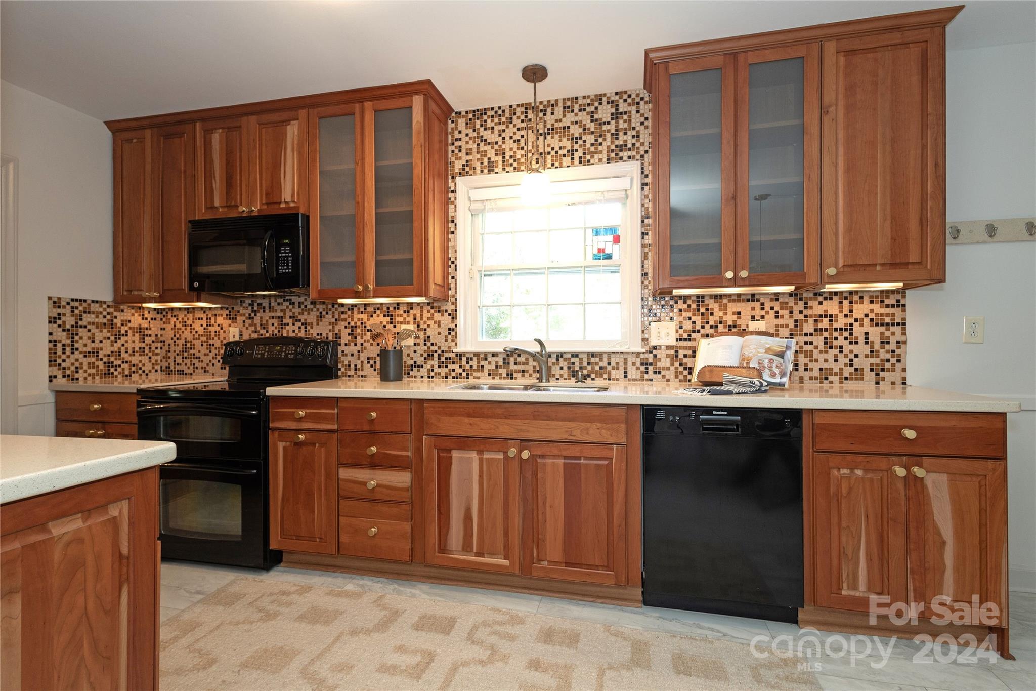1124 Tuxedo Court