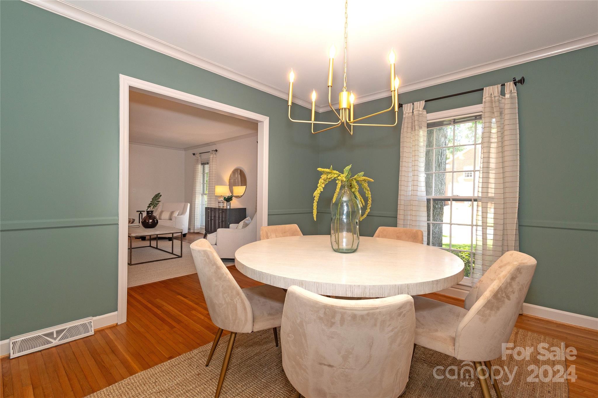 1124 Tuxedo Court