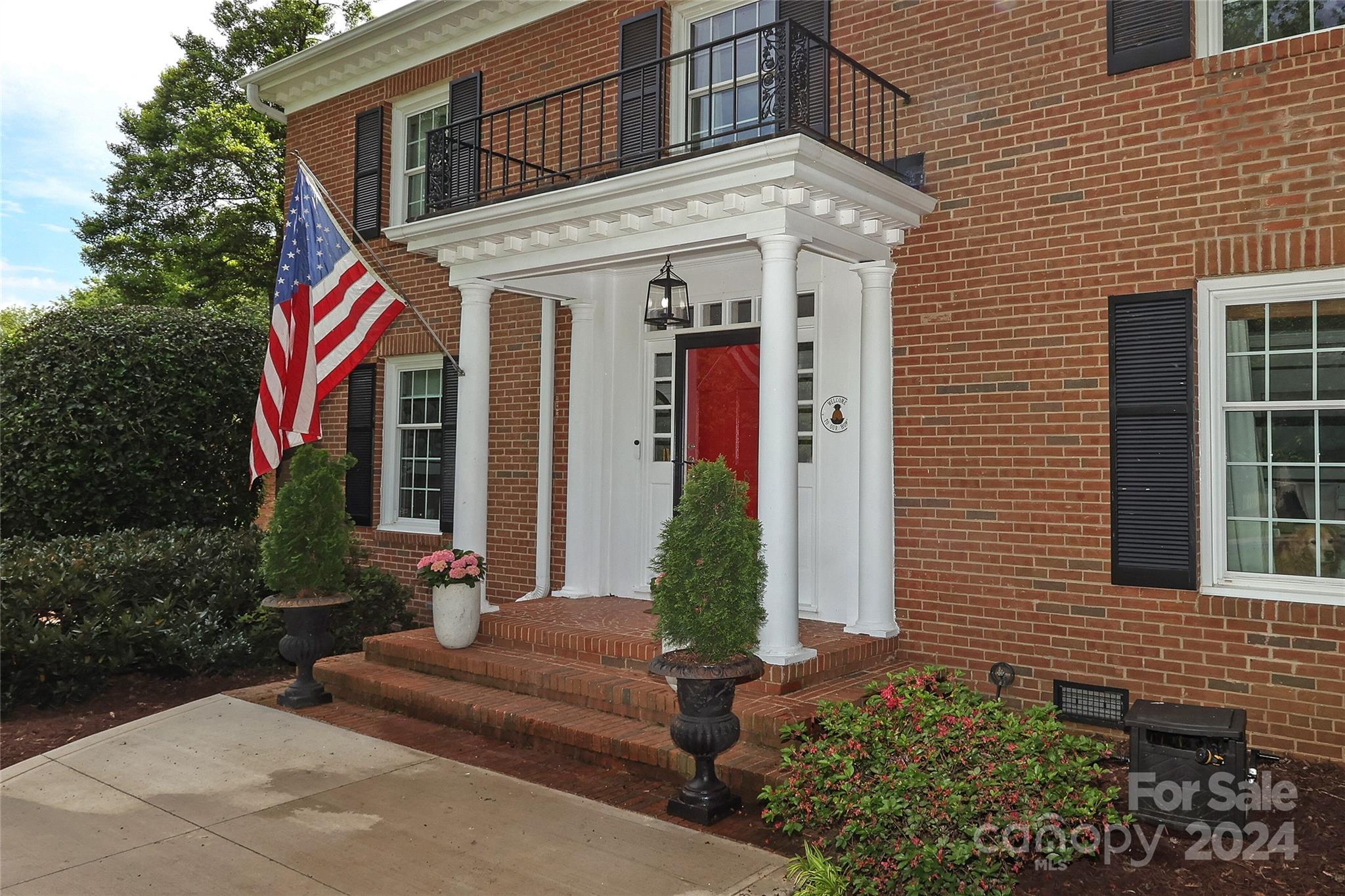 2318 Valencia Terrace