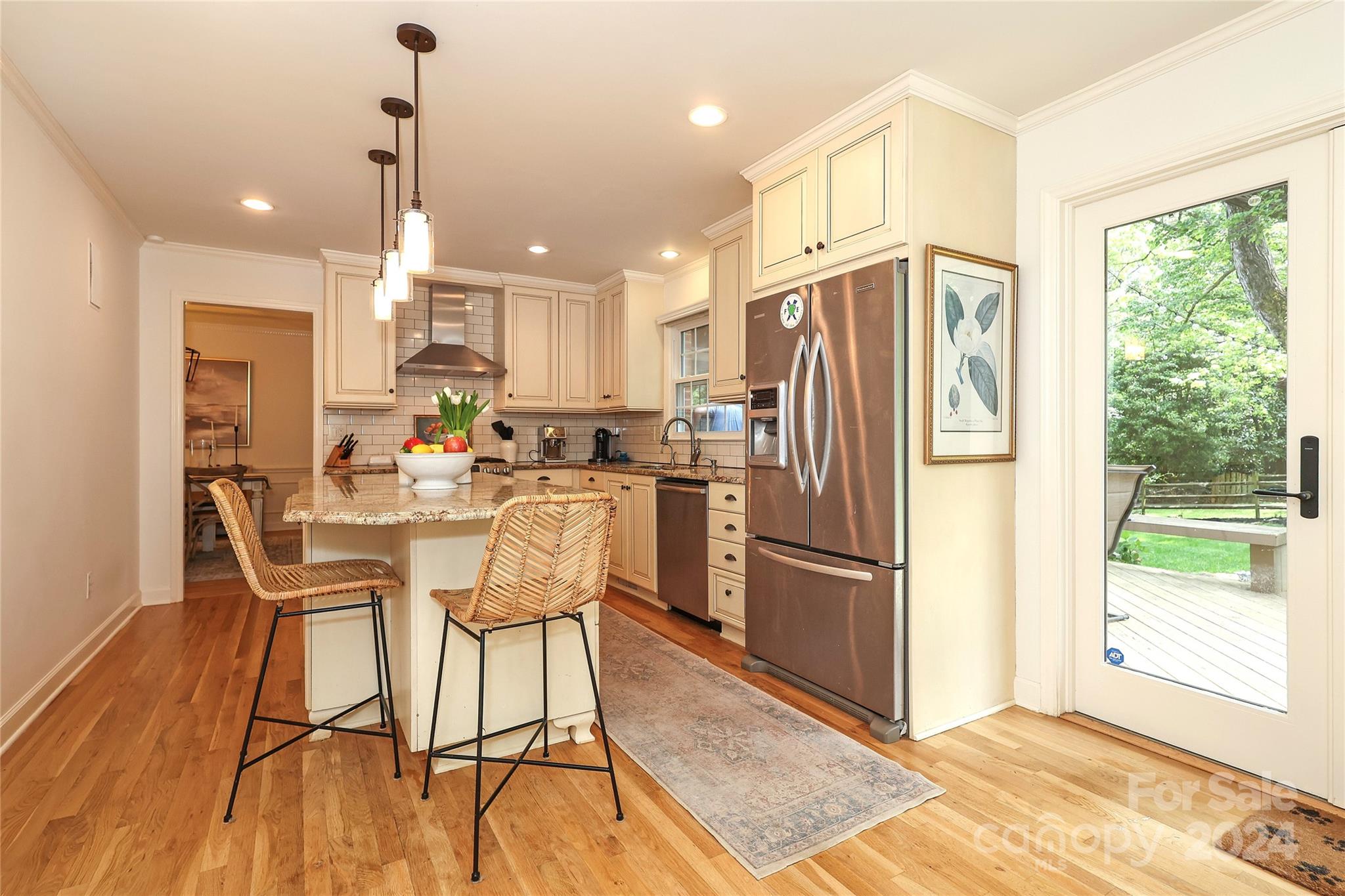 2318 Valencia Terrace