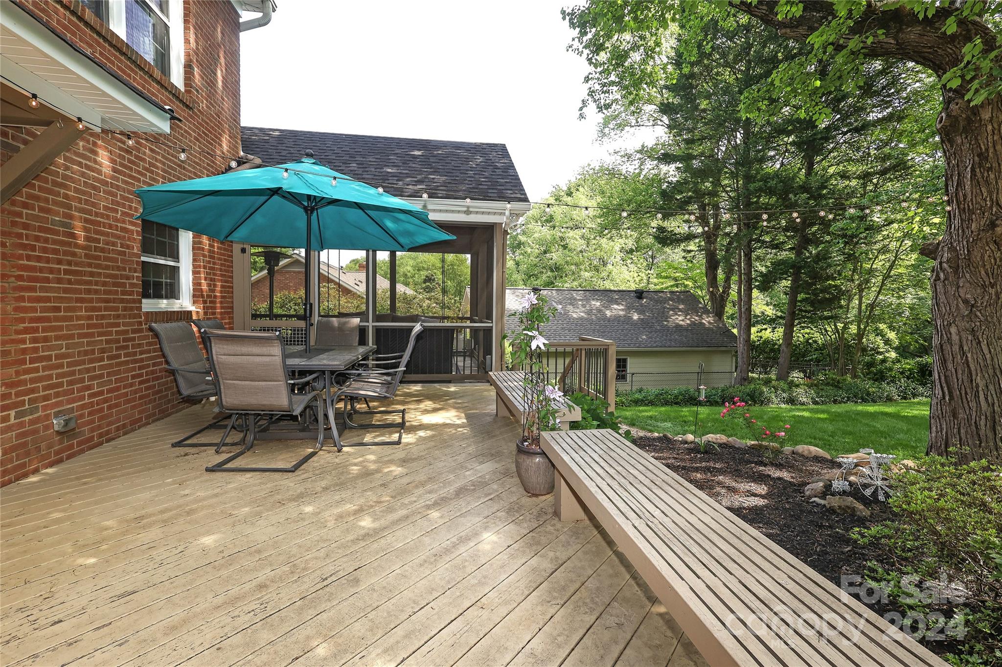2318 Valencia Terrace